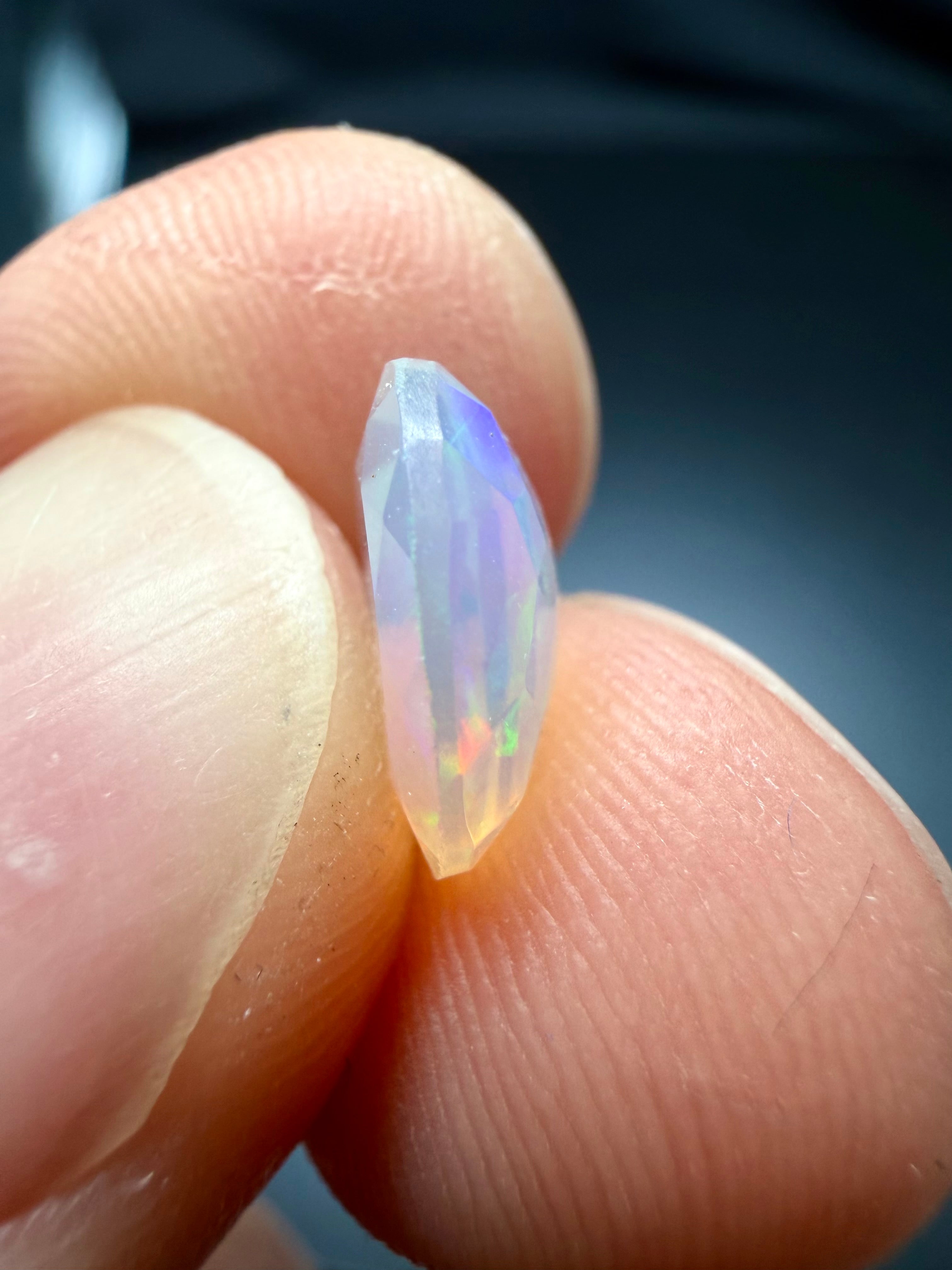 Faceted precious opal 1,2ct – Welo, Ethiopia - BOP06