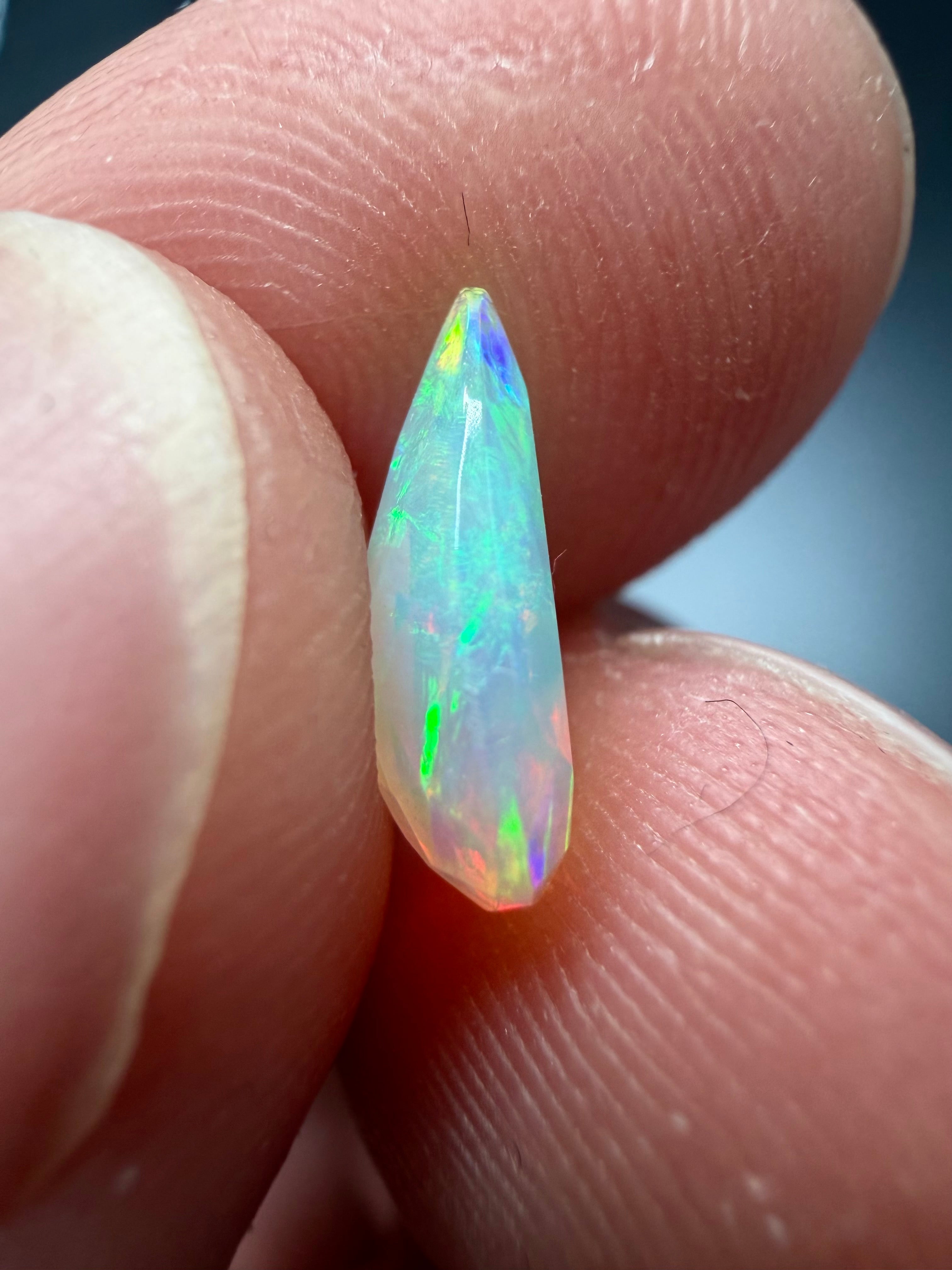 Faceted precious opal 1,35ct – Welo, Ethiopia - BOP12