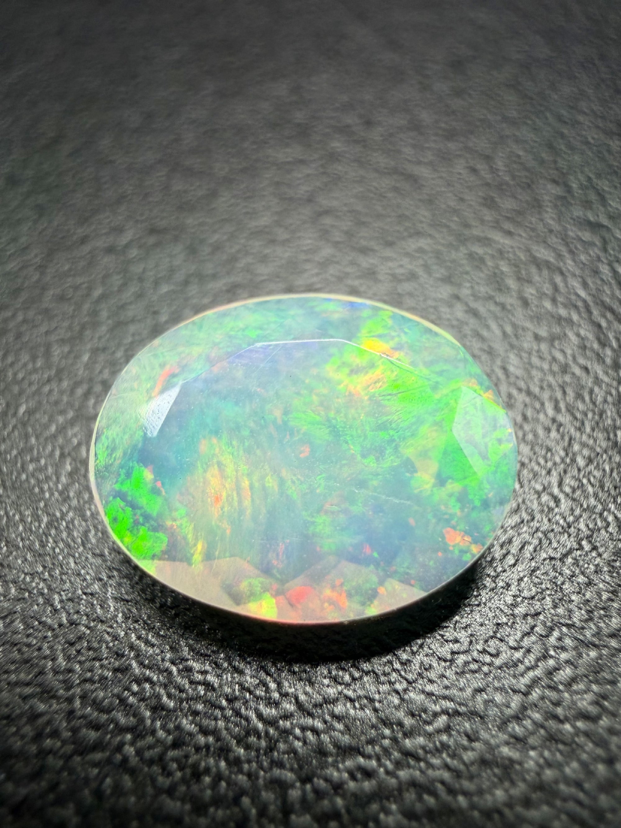 Faceted precious opal 1,62ct – Welo, Ethiopia