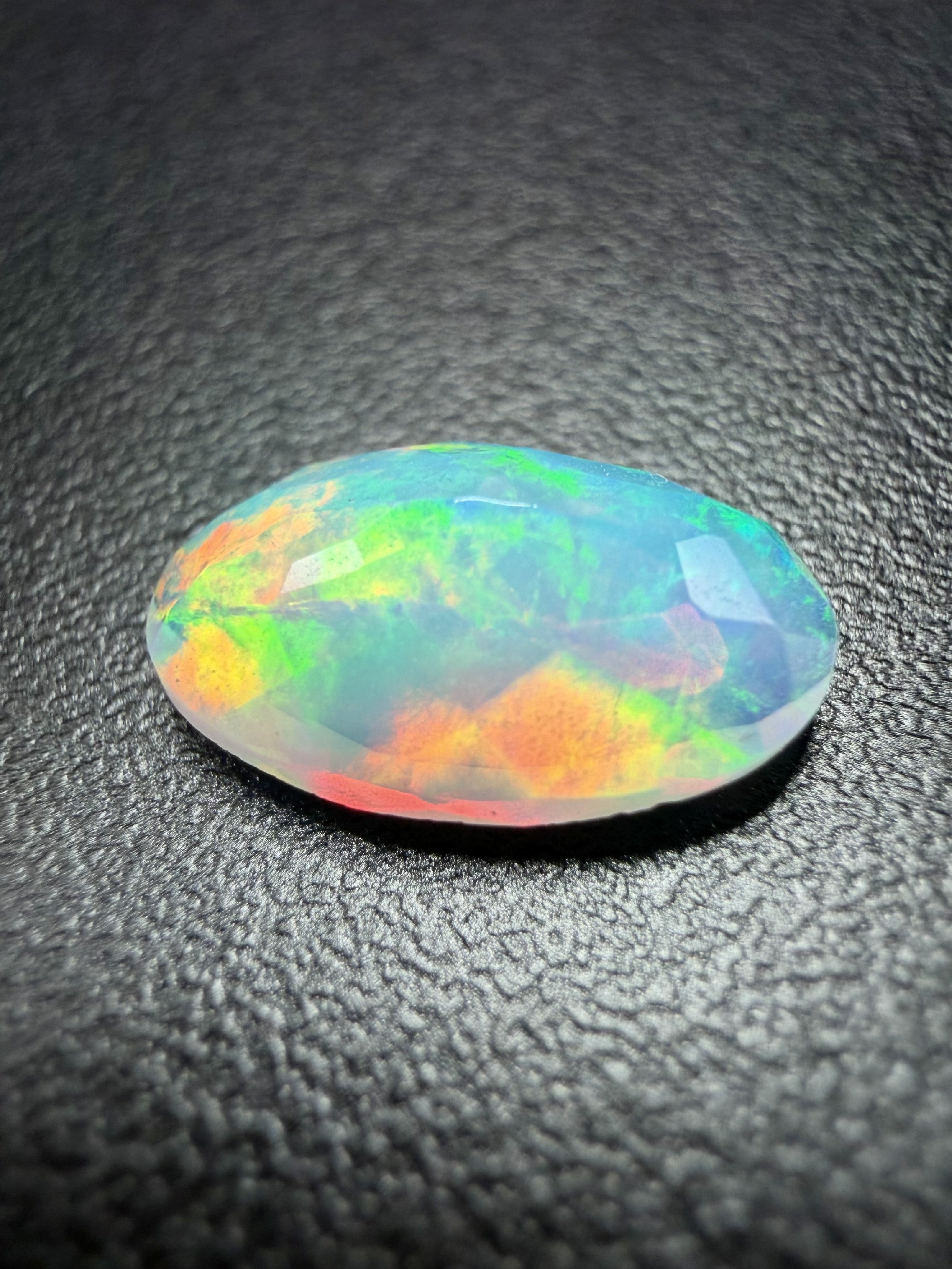 Faceted precious opal 1,59ct – Welo, Ethiopia - BOP23
