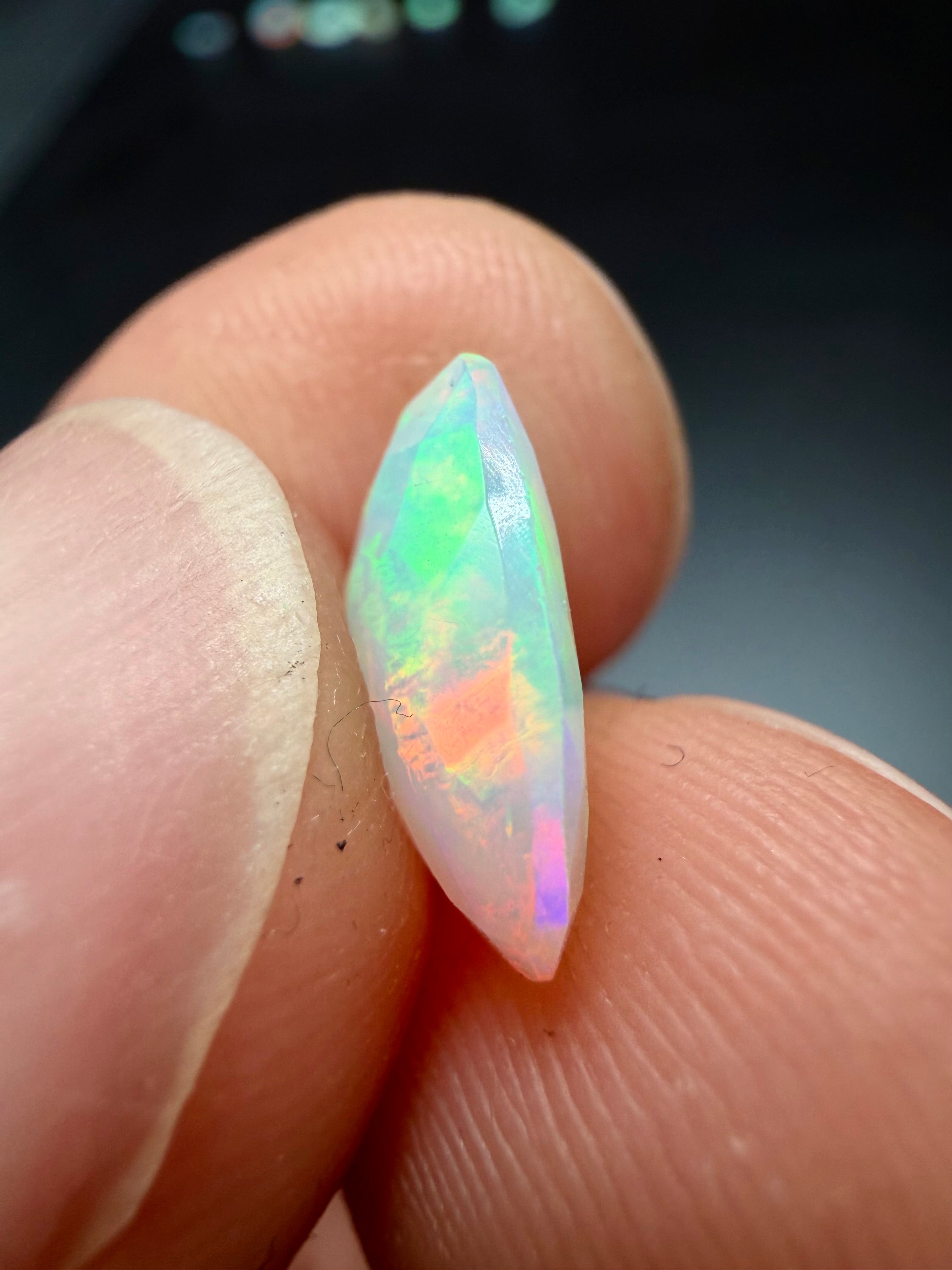 Faceted precious opal 1,59ct – Welo, Ethiopia - BOP23