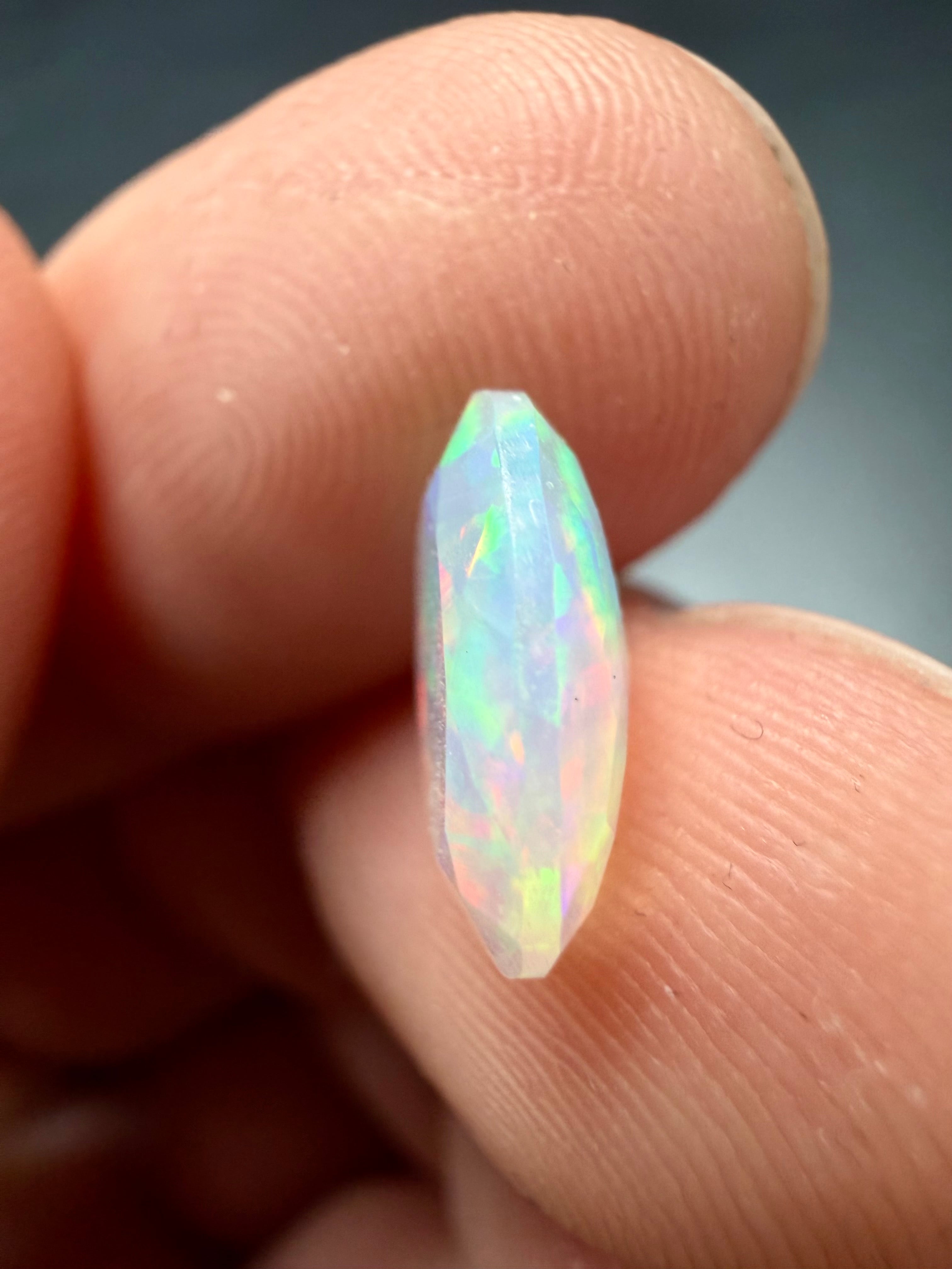 Faceted precious opal 1,82ct – Welo, Ethiopia - BOP25