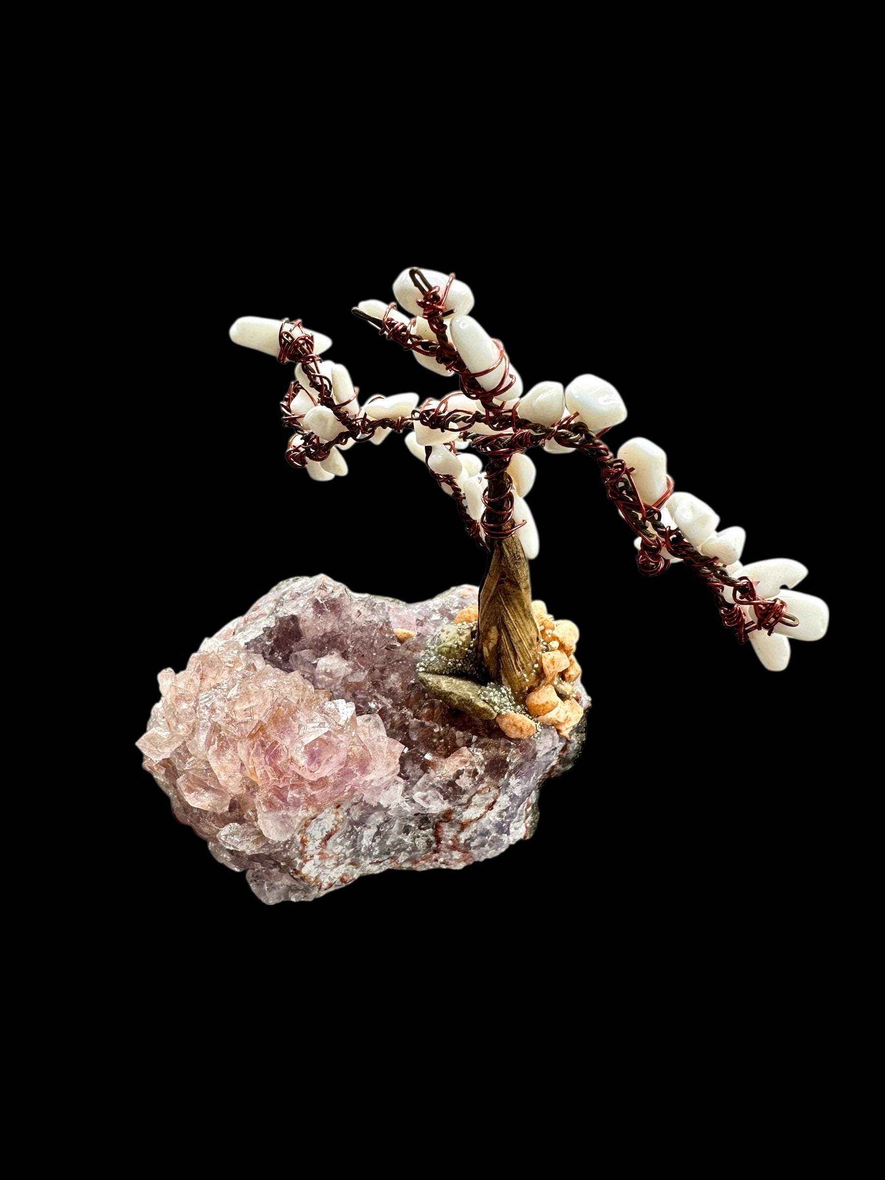 Howlite tree in crystal geod - STR02