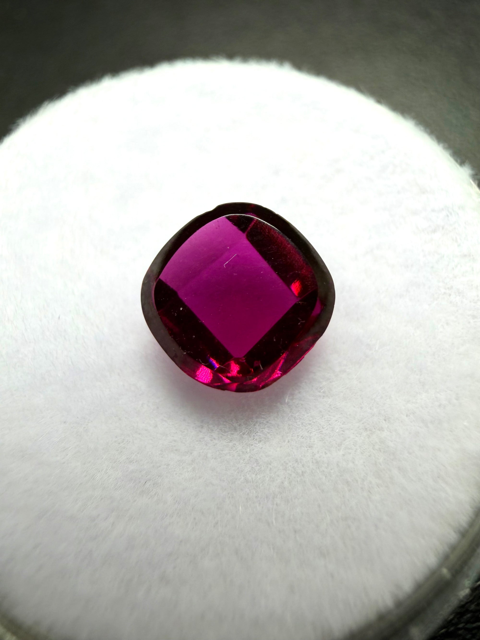 Faceted garnet 1,22ct – Almandine – India