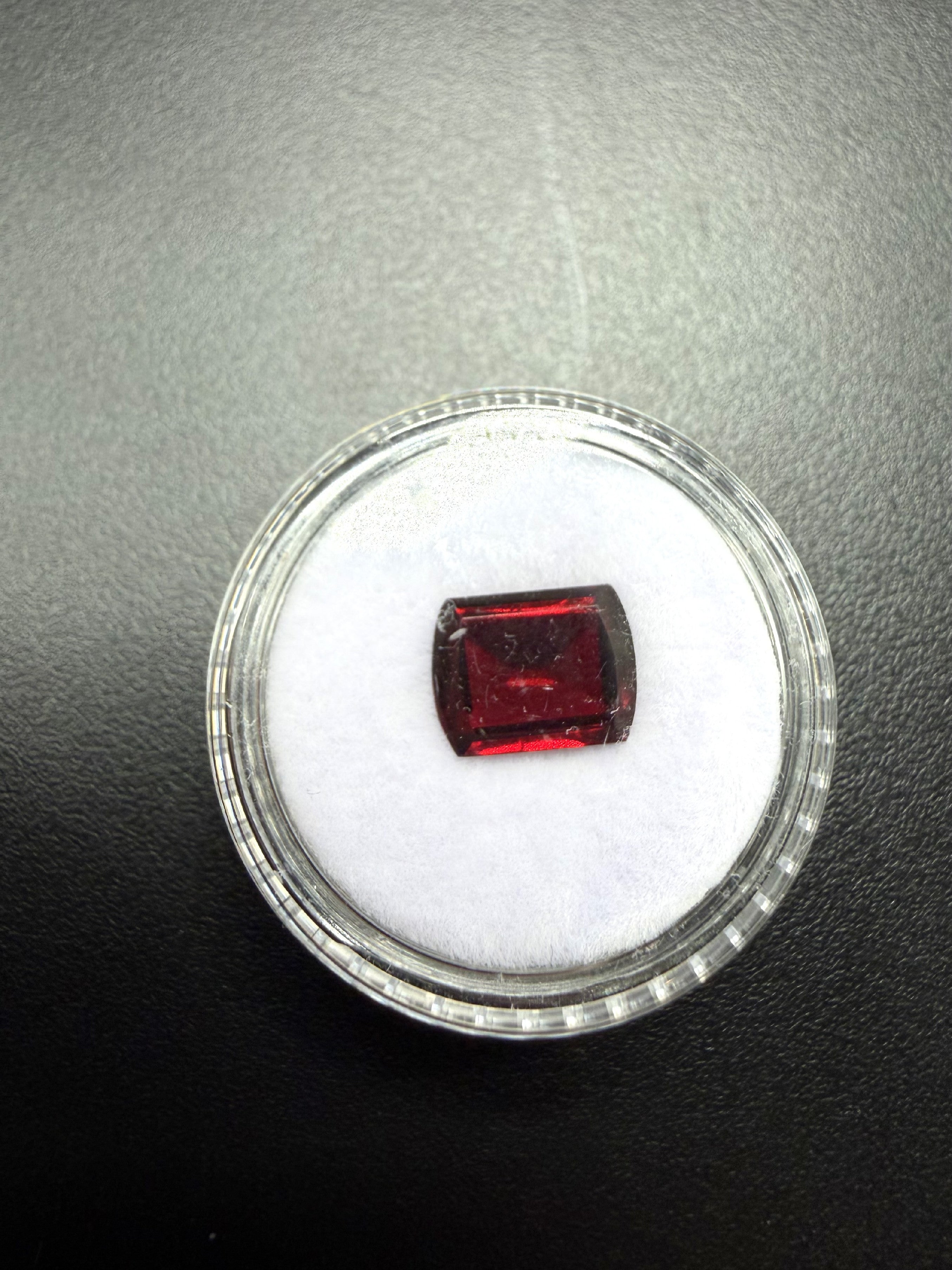 Faceted garnet 3,2ct – Almandine – India - BG035