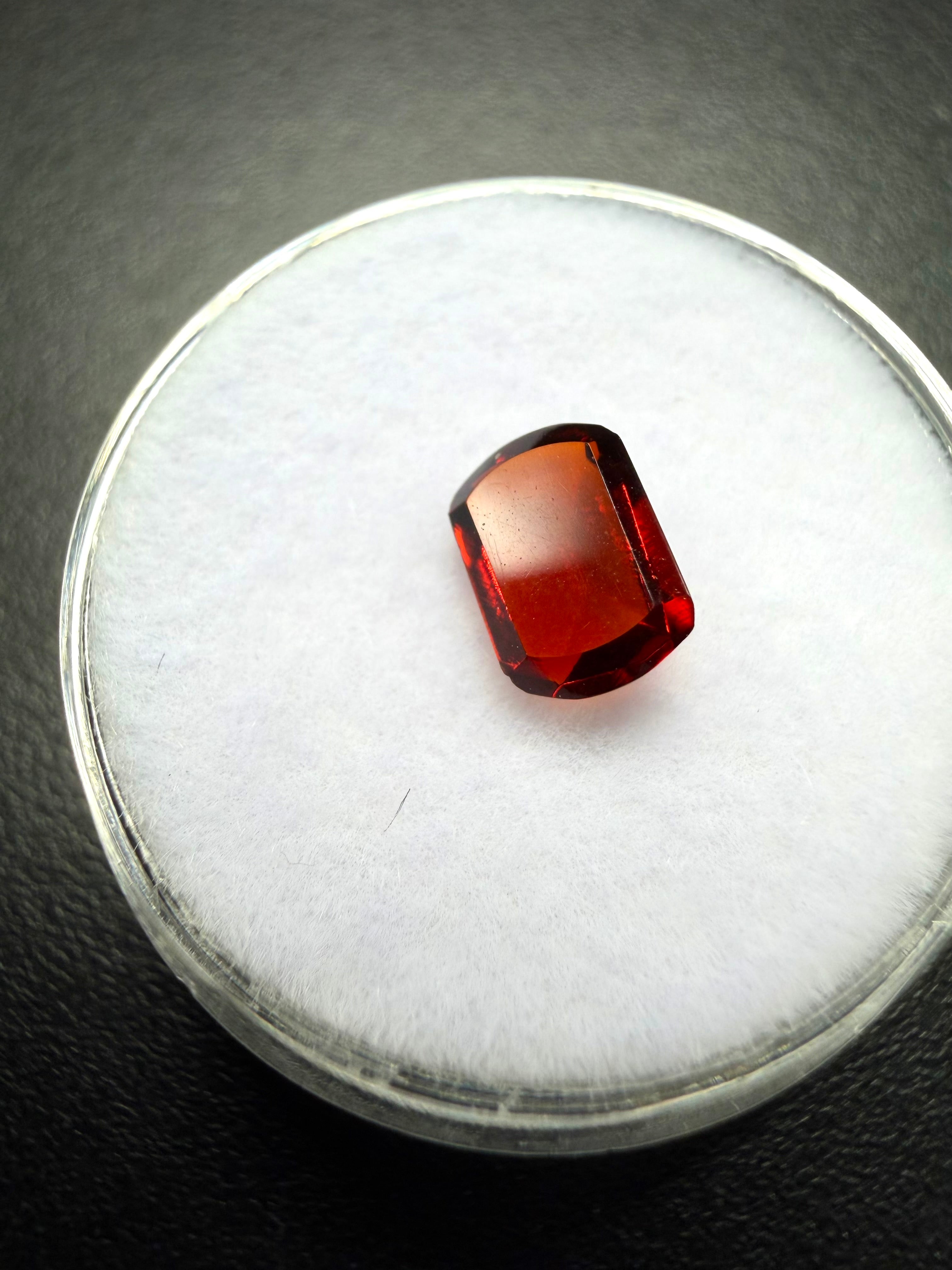 Faceted garnet 0,6ct – Almandine – India - BG037