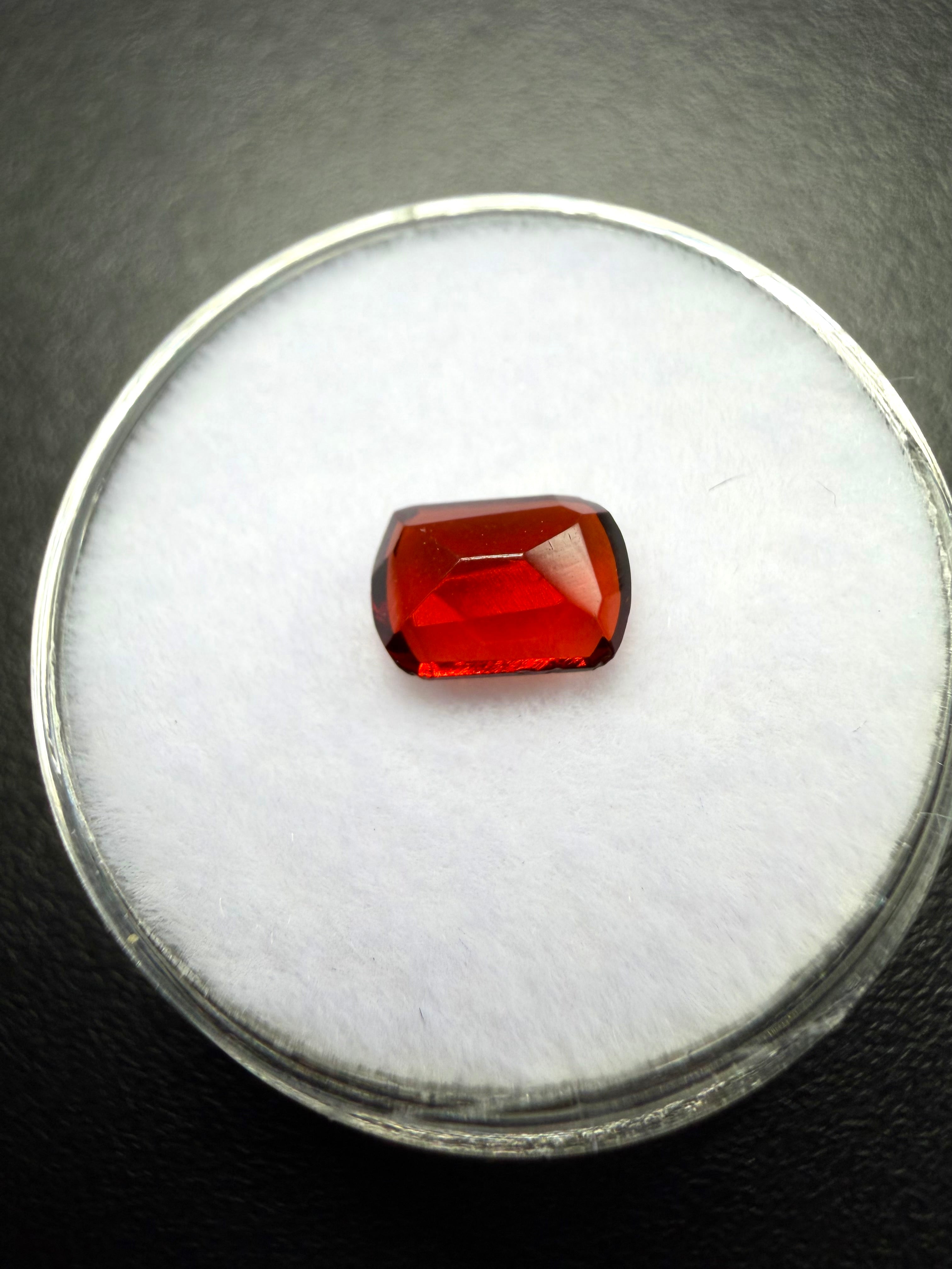 Faceted garnet 0,6ct – Almandine – India - BG037