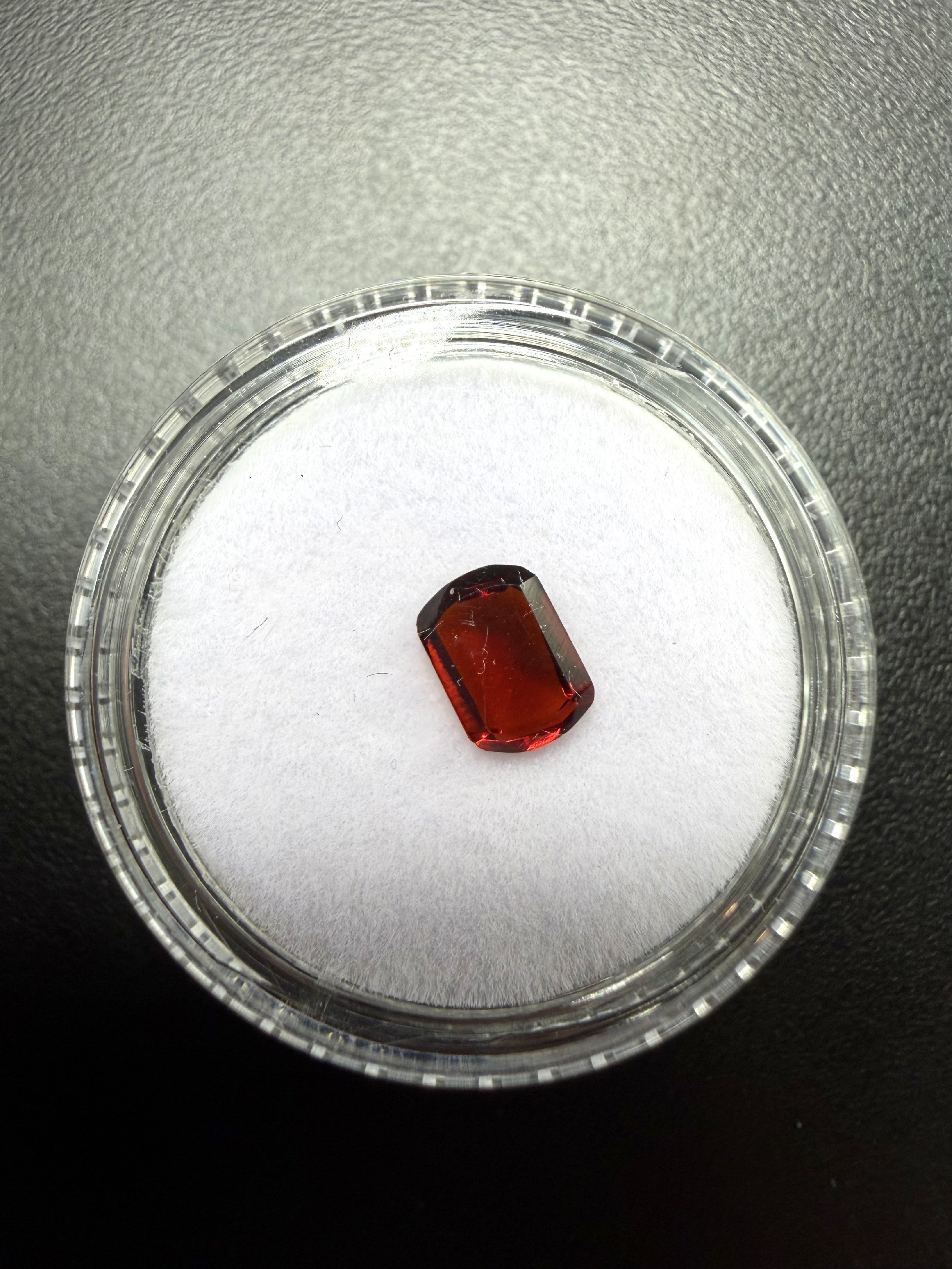 Faceted garnet 0,6ct – Almandine – India - BG037