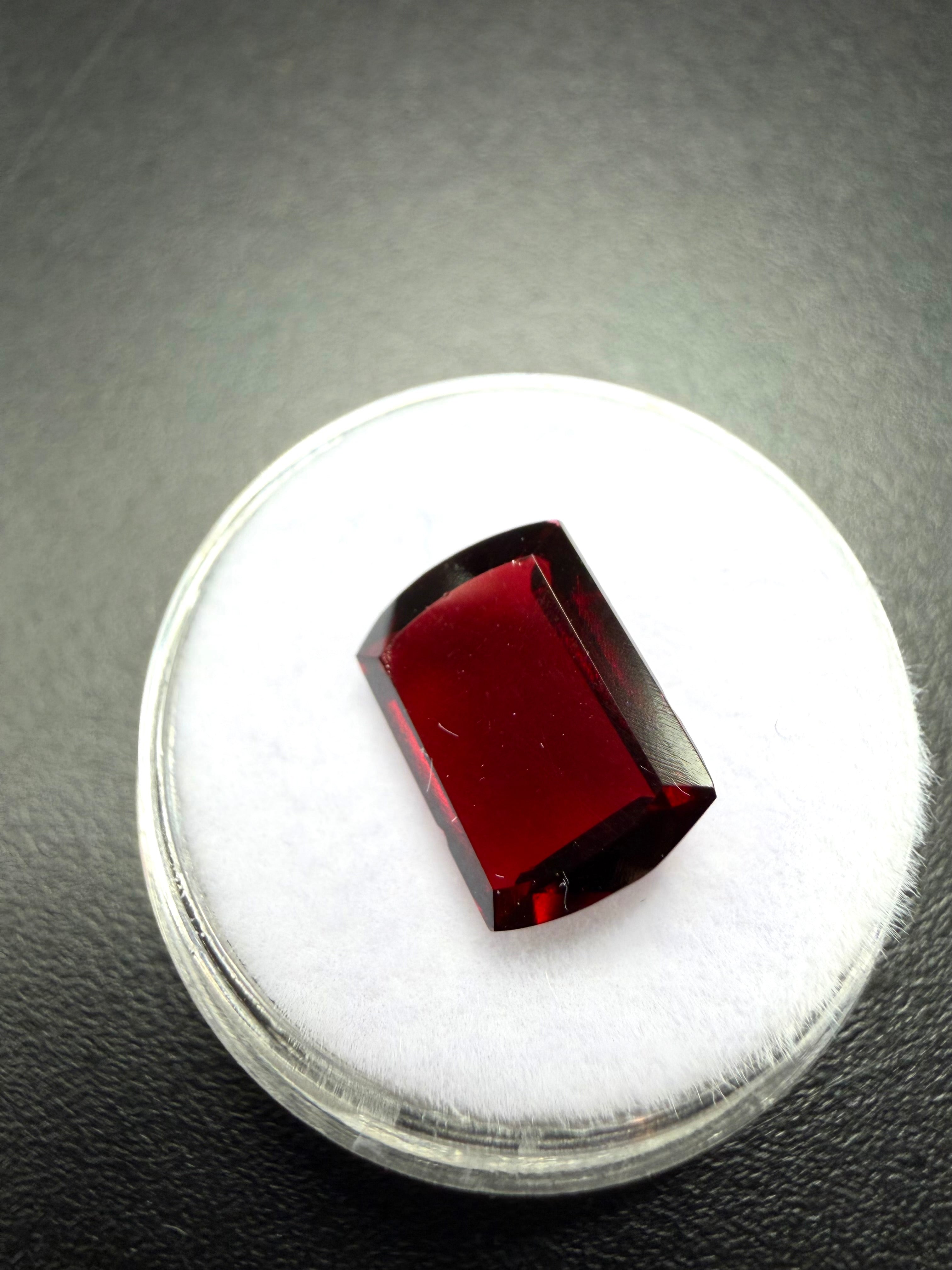 Faceted garnet 3,7ct – Almandine – India - BG039