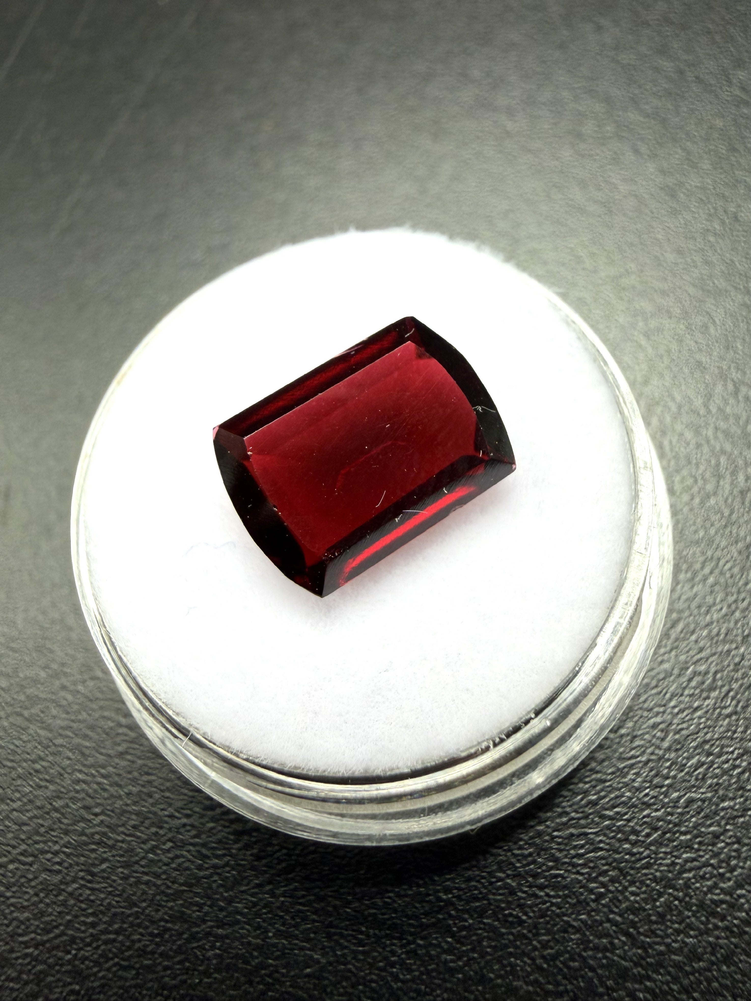 Faceted garnet 3,7ct – Almandine – India - BG039