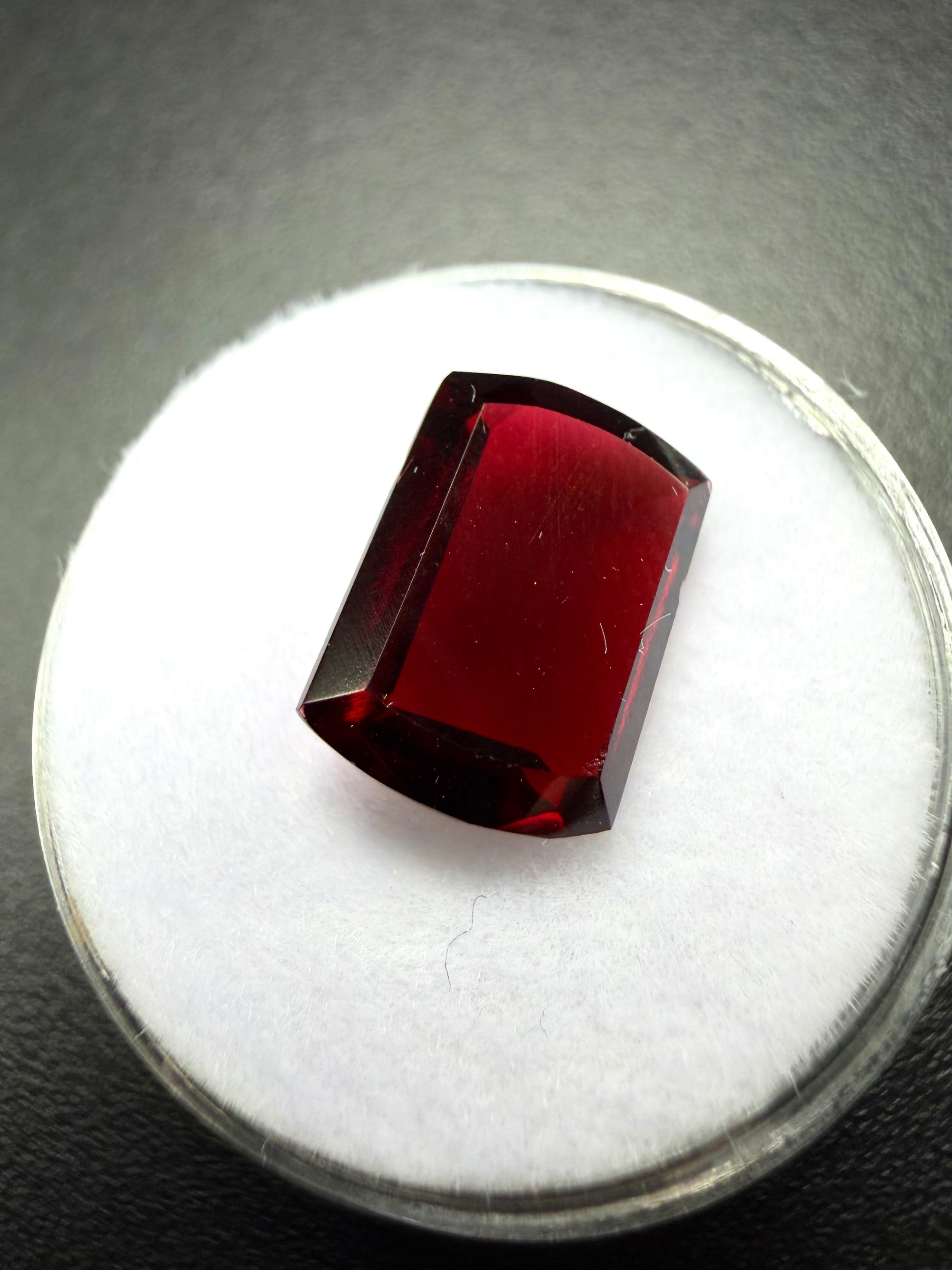 Faceted garnet 3,7ct – Almandine – India
