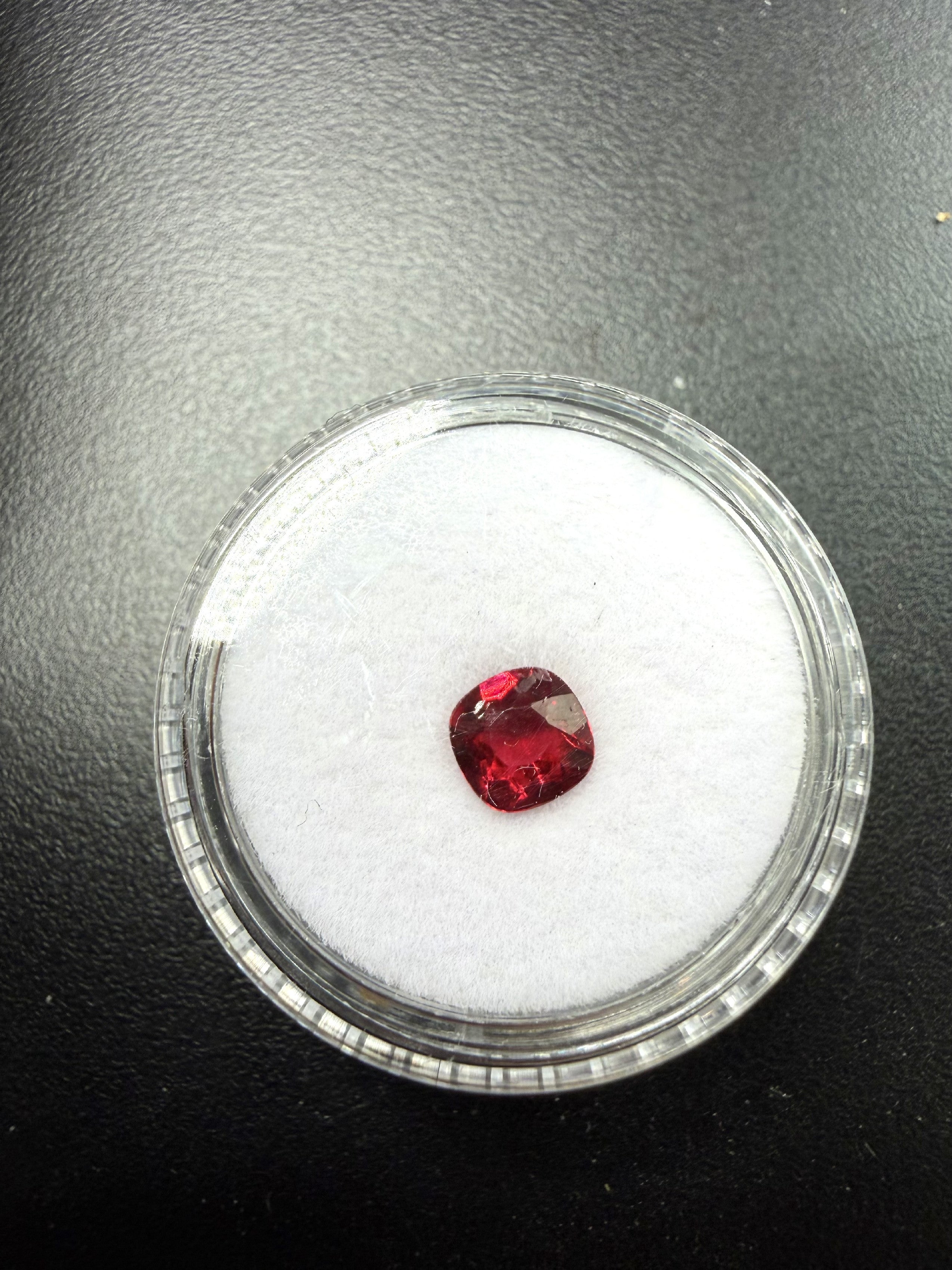 Faceted garnet 0,81ct – Almandine – India - BG040