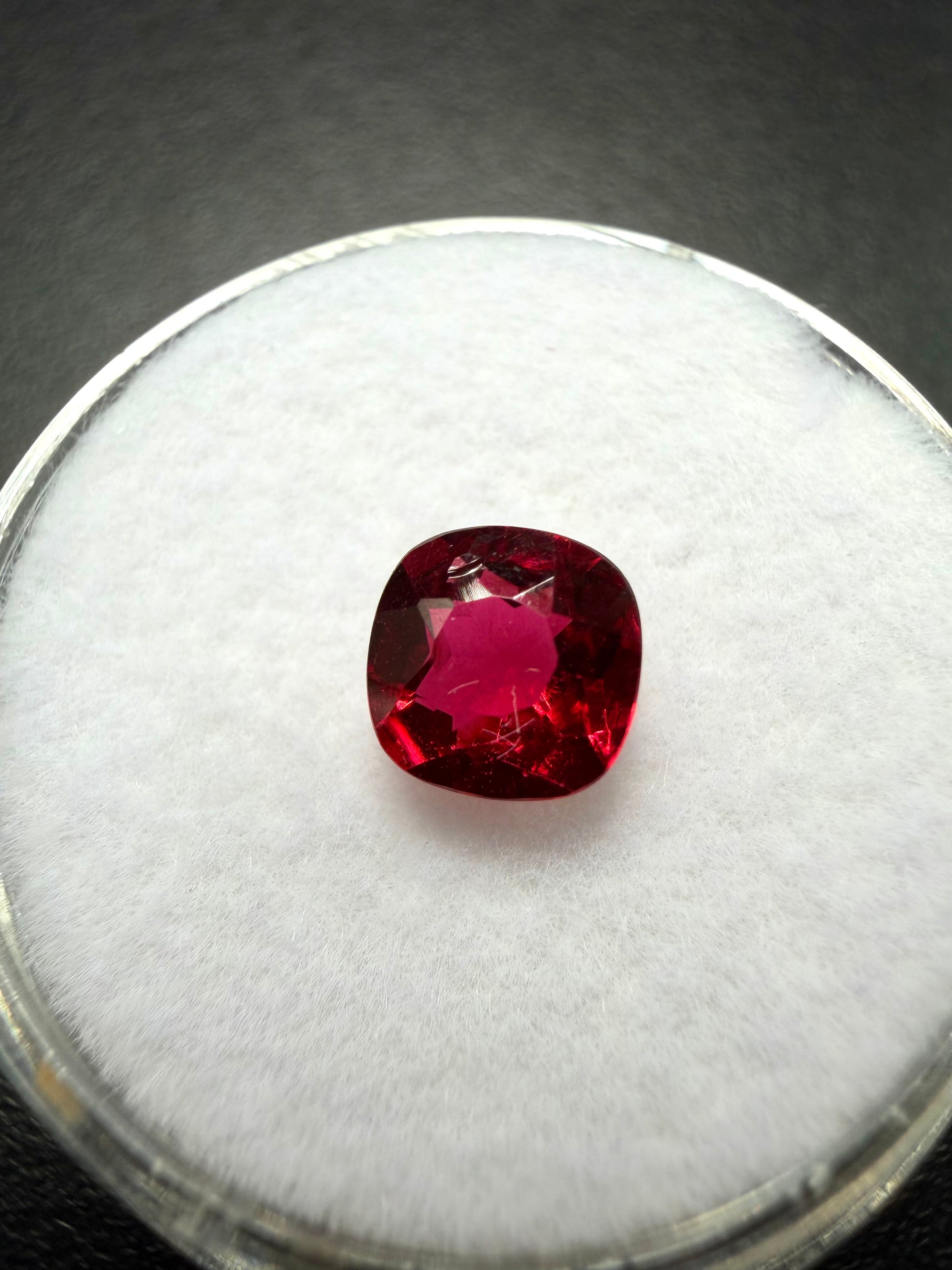 Faceted garnet 0,81ct – Almandine – India