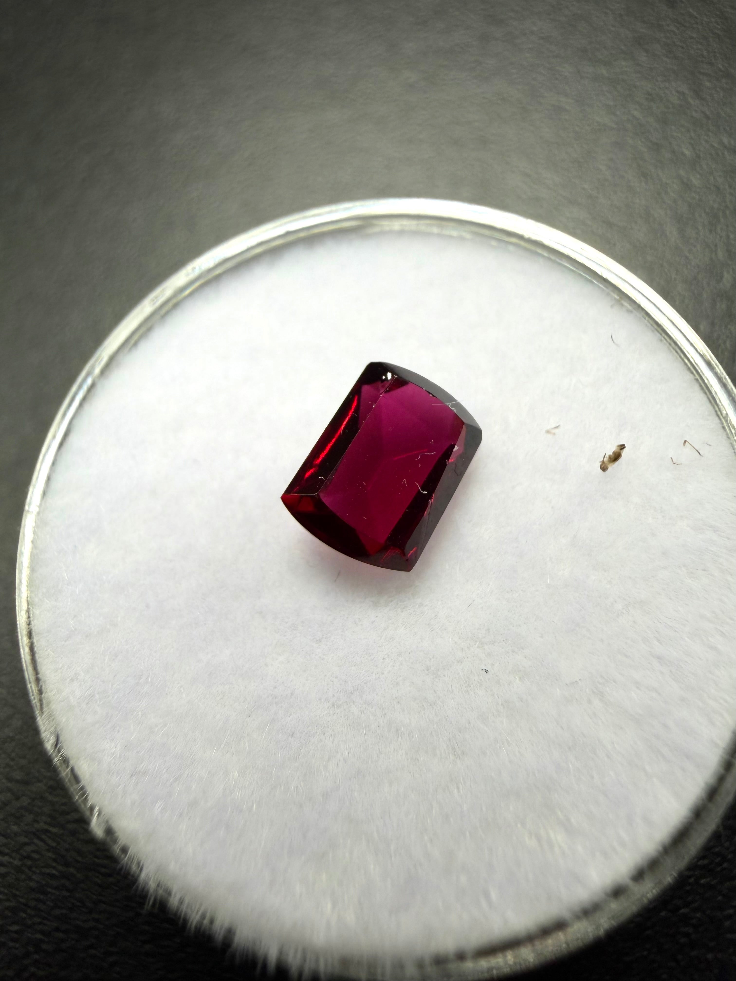 Faceted garnet 1,03ct – Almandine – India - BG043