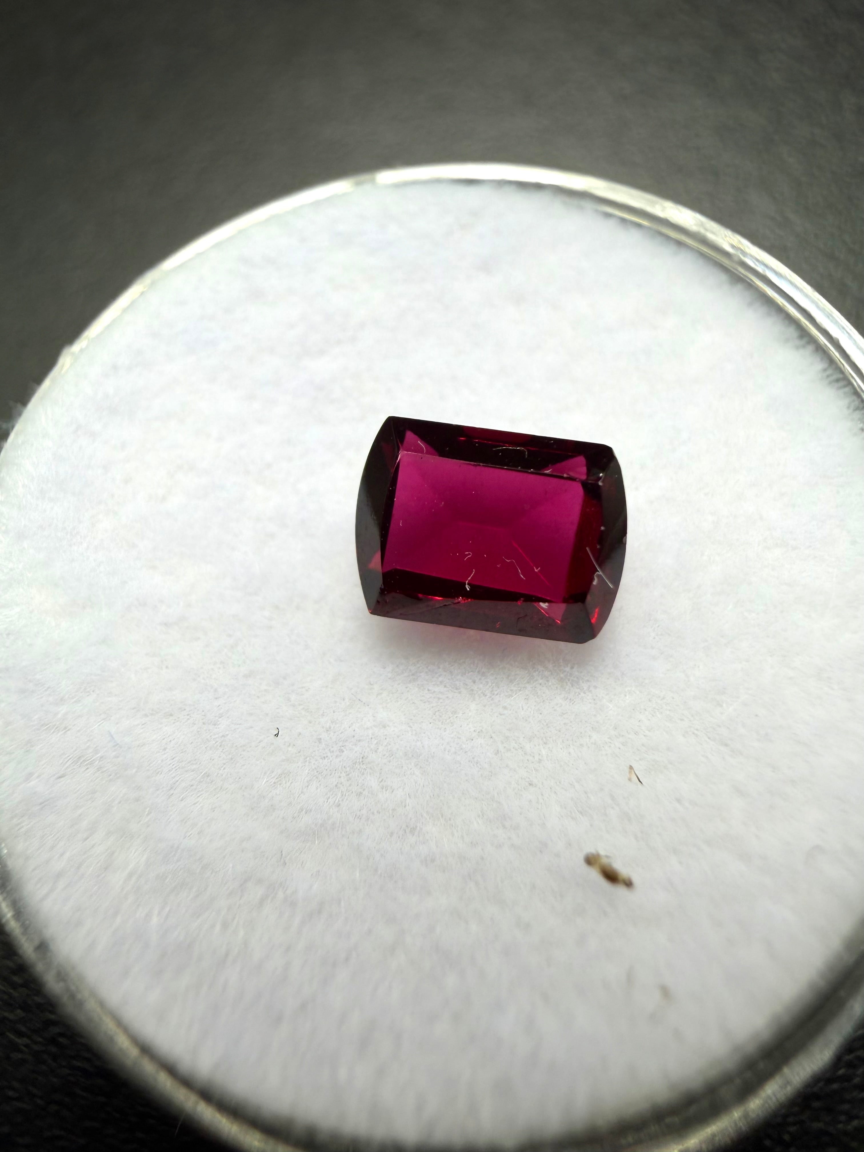Faceted garnet 1,03ct – Almandine – India