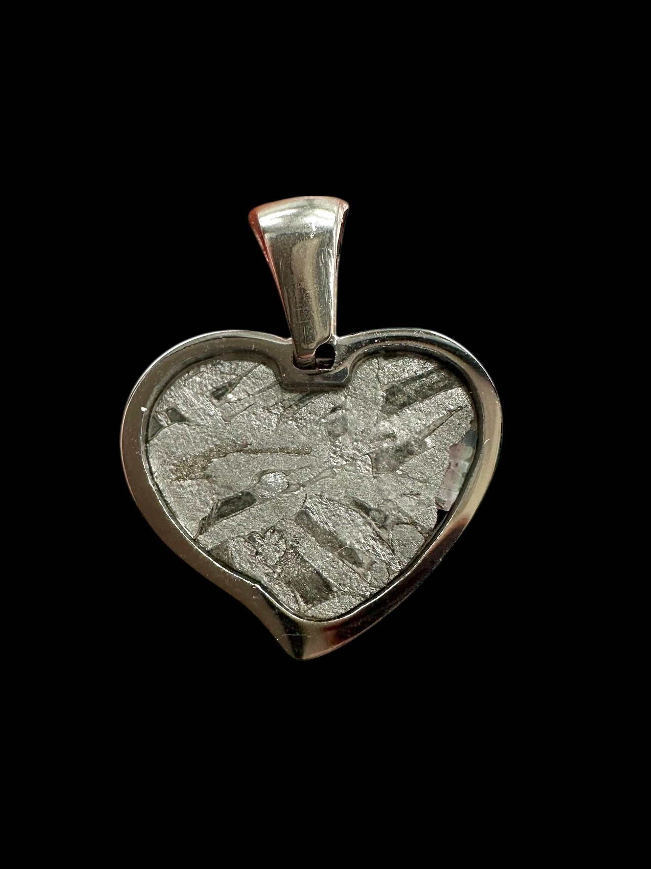 Aletai meteorite pendant / heart