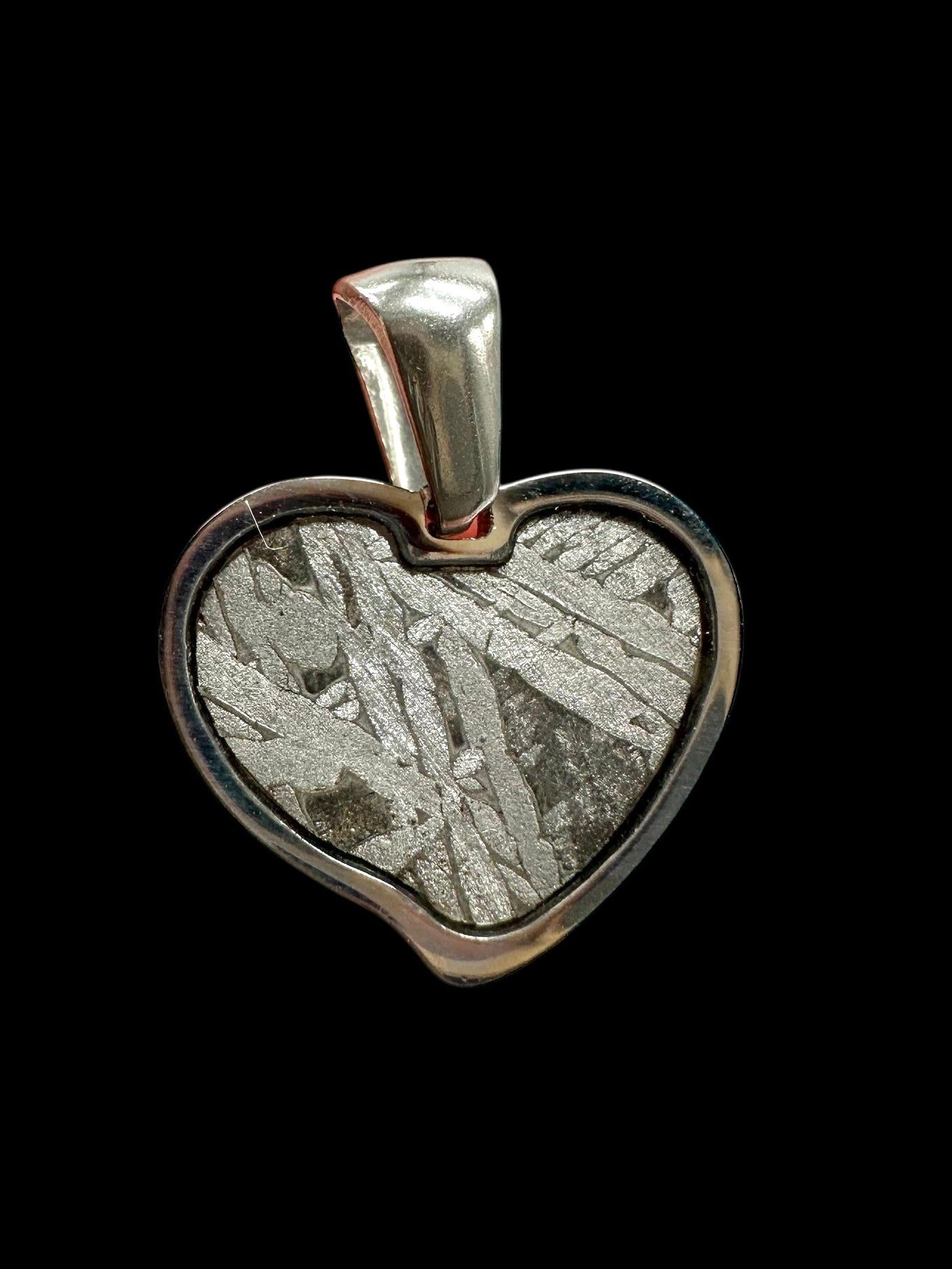 Aletai meteorite pendant / heart
