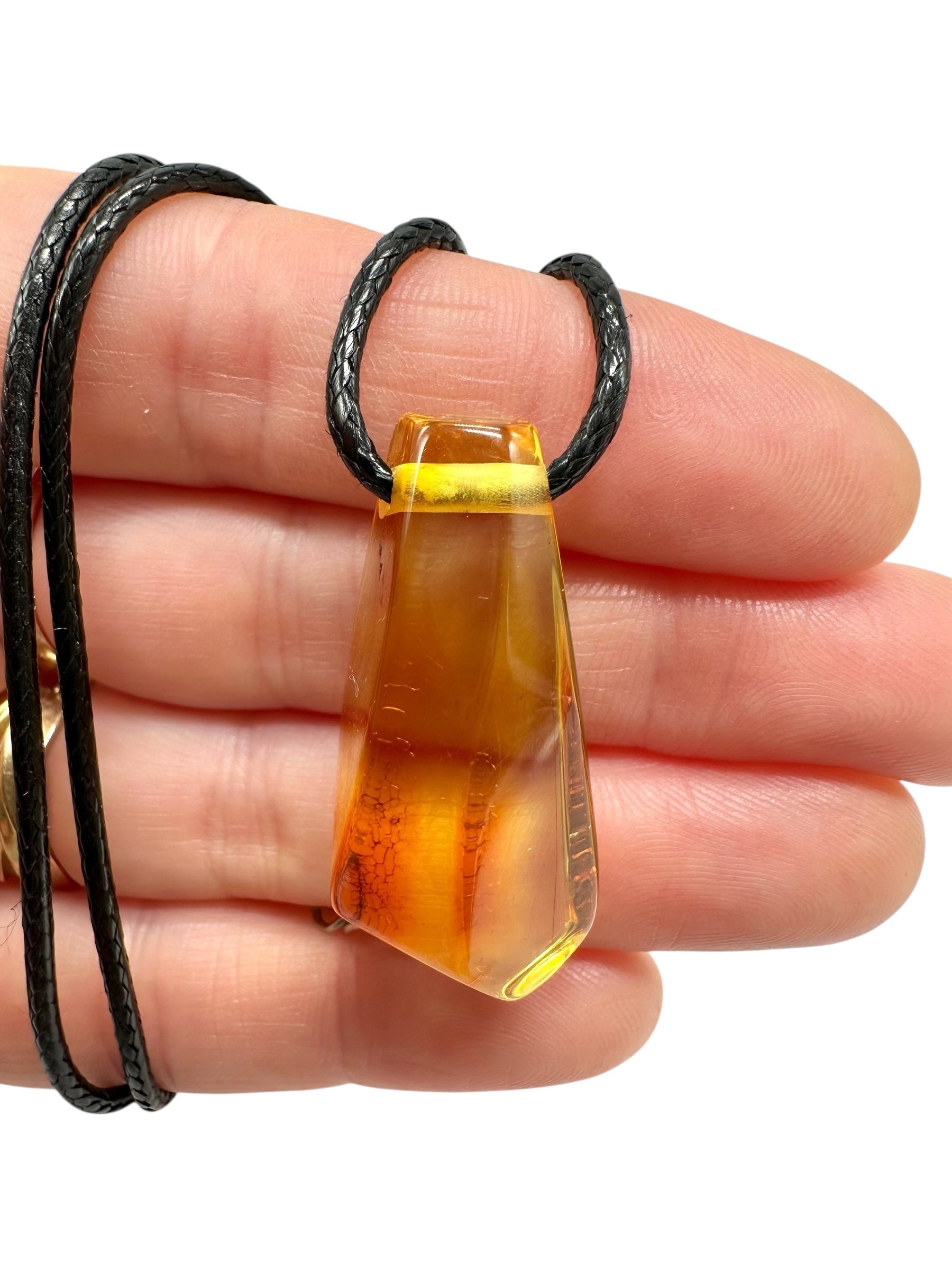 Amber pendant with leather cord - P/JN045