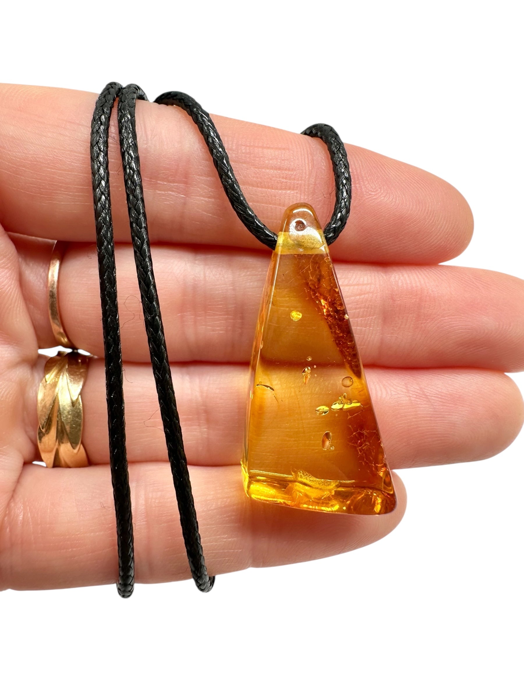 Amber pendant with leather cord - P/JN046