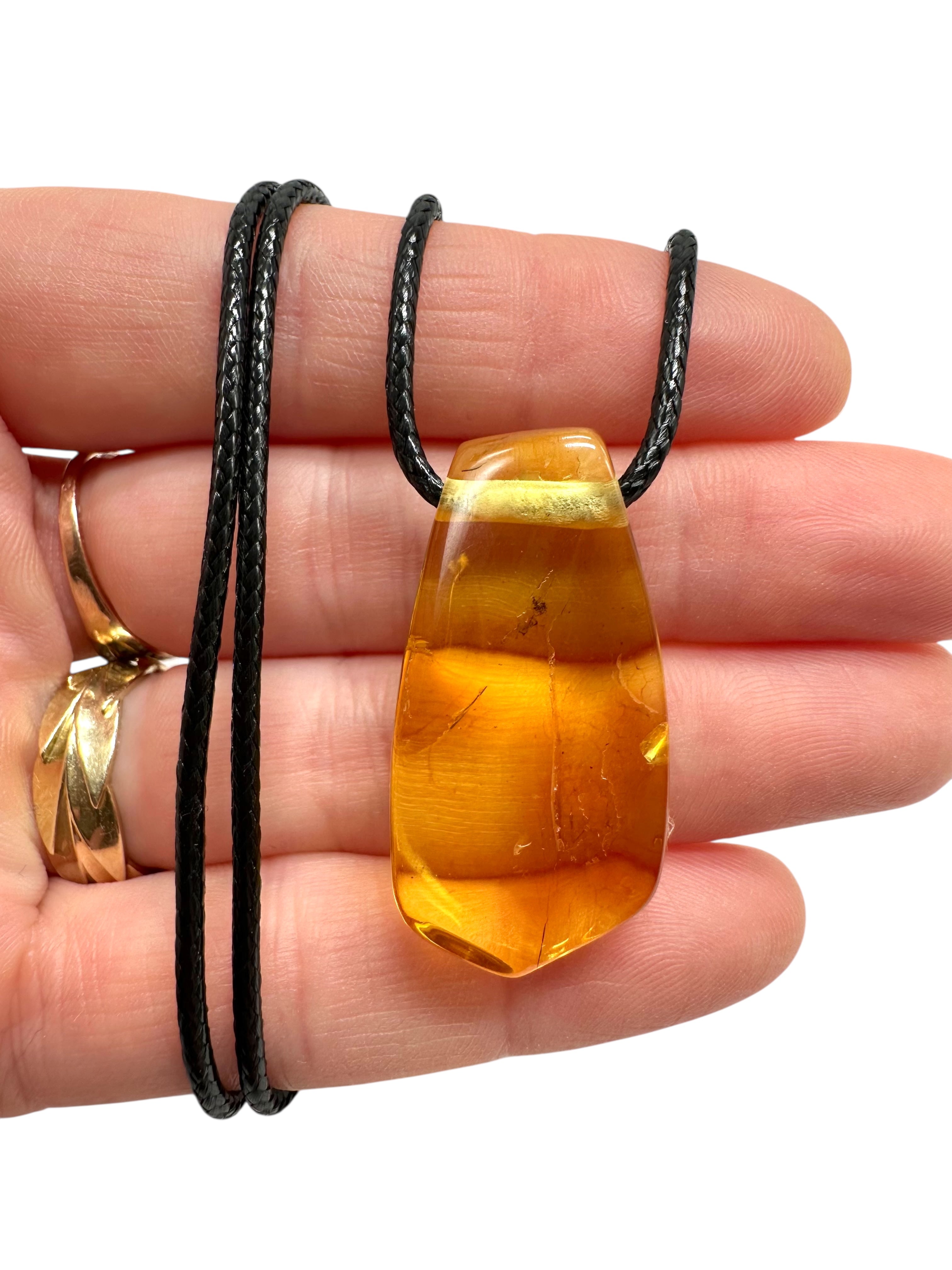Amber pendant with leather cord - P/JN049
