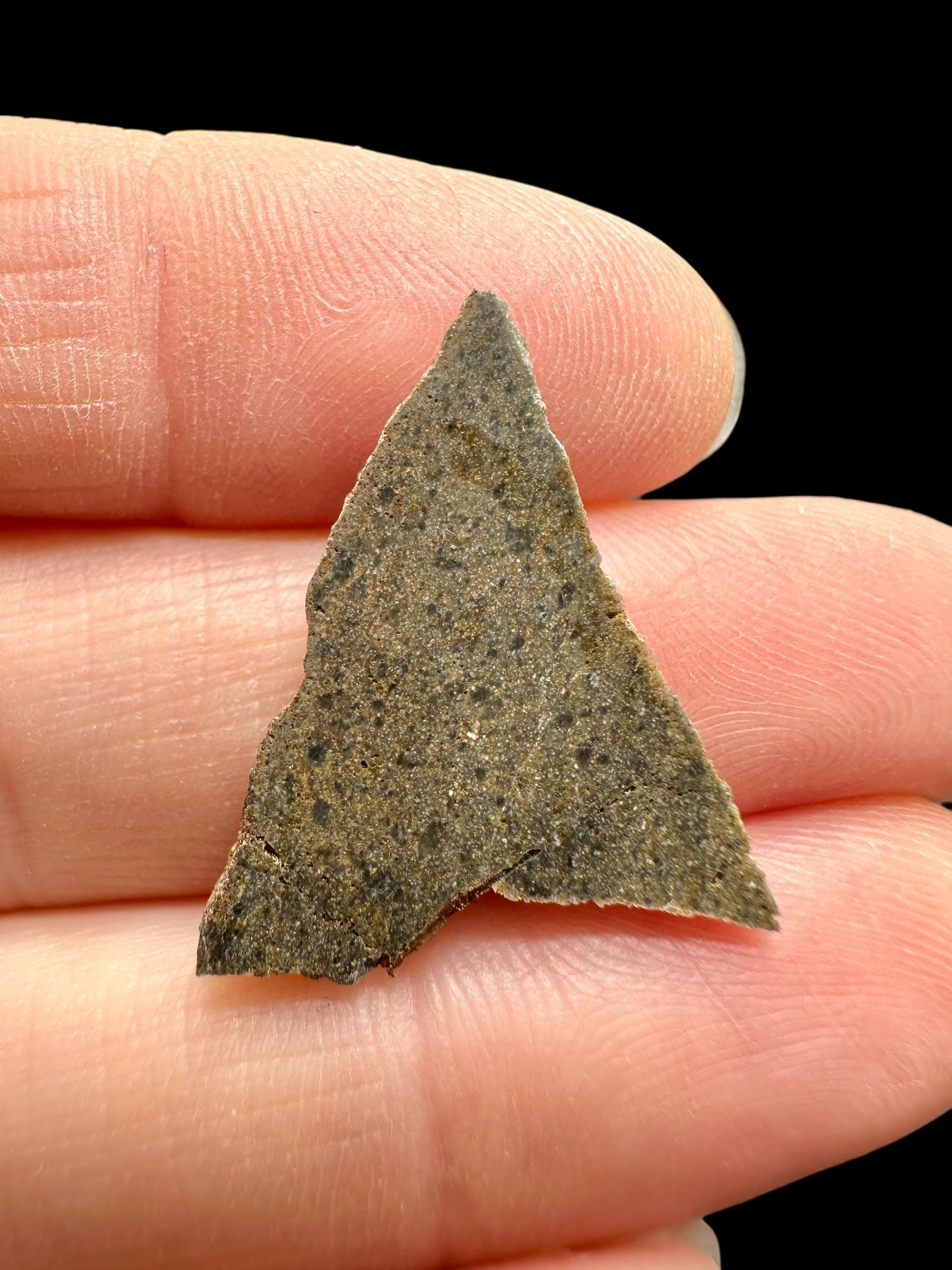 Lunar meteorite Ash Shaqqah 002 – 1,1g – Libya - MESH04