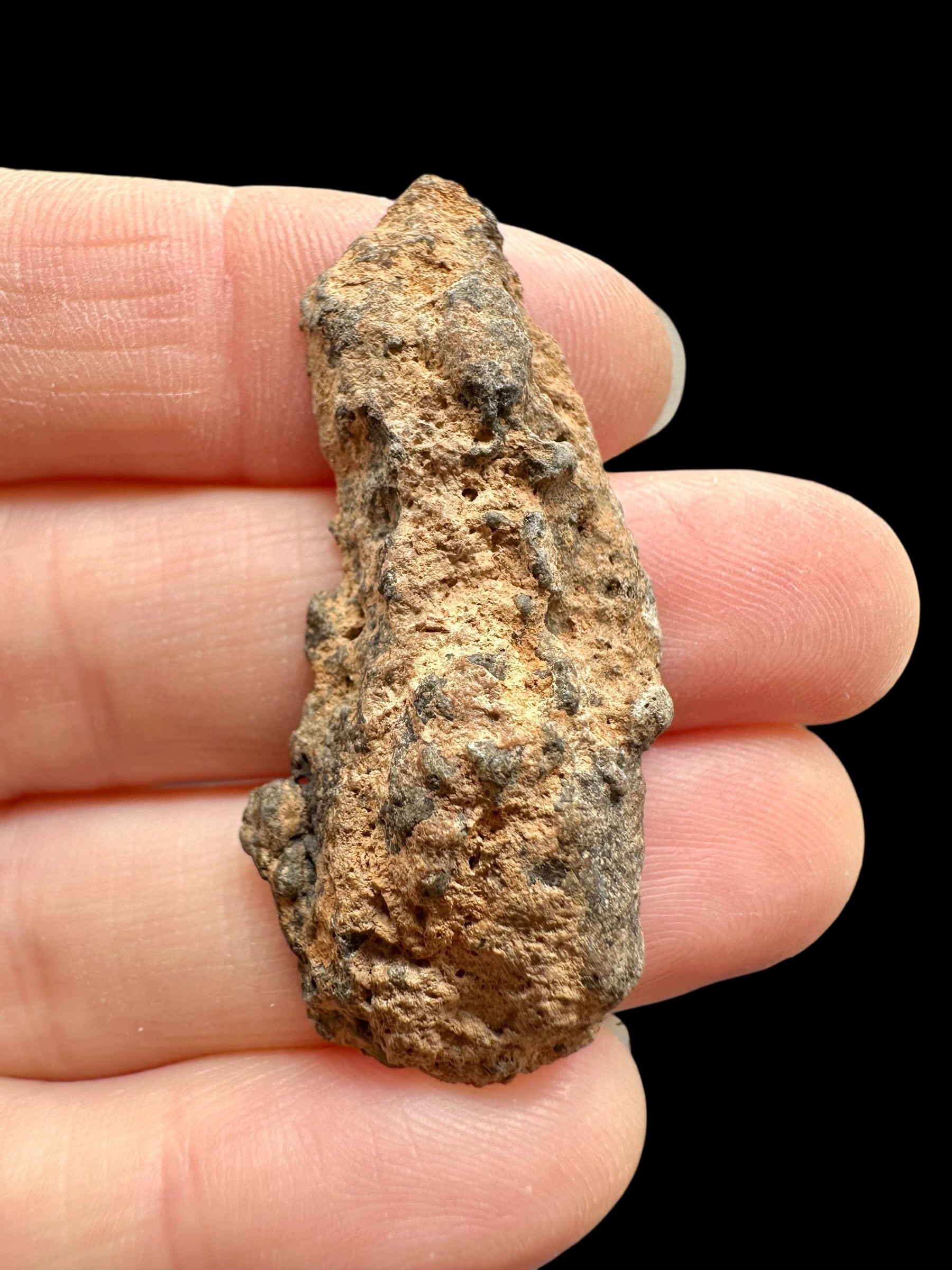 Lunar meteorite Ash Shaqqah 002 – 5,8g – Libya - MESH11