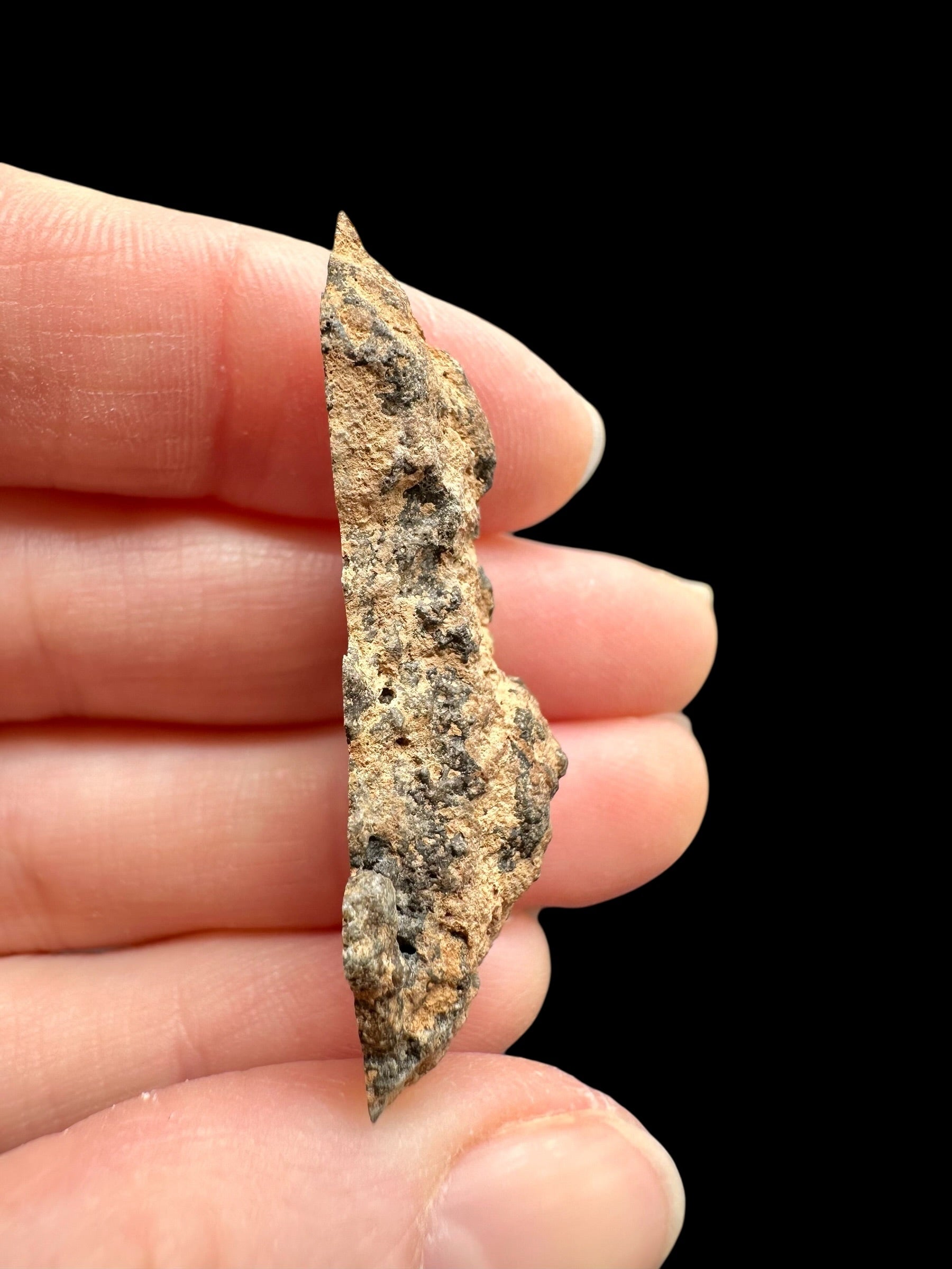 Lunar meteorite Ash Shaqqah 002 – 5,8g – Libya - MESH11