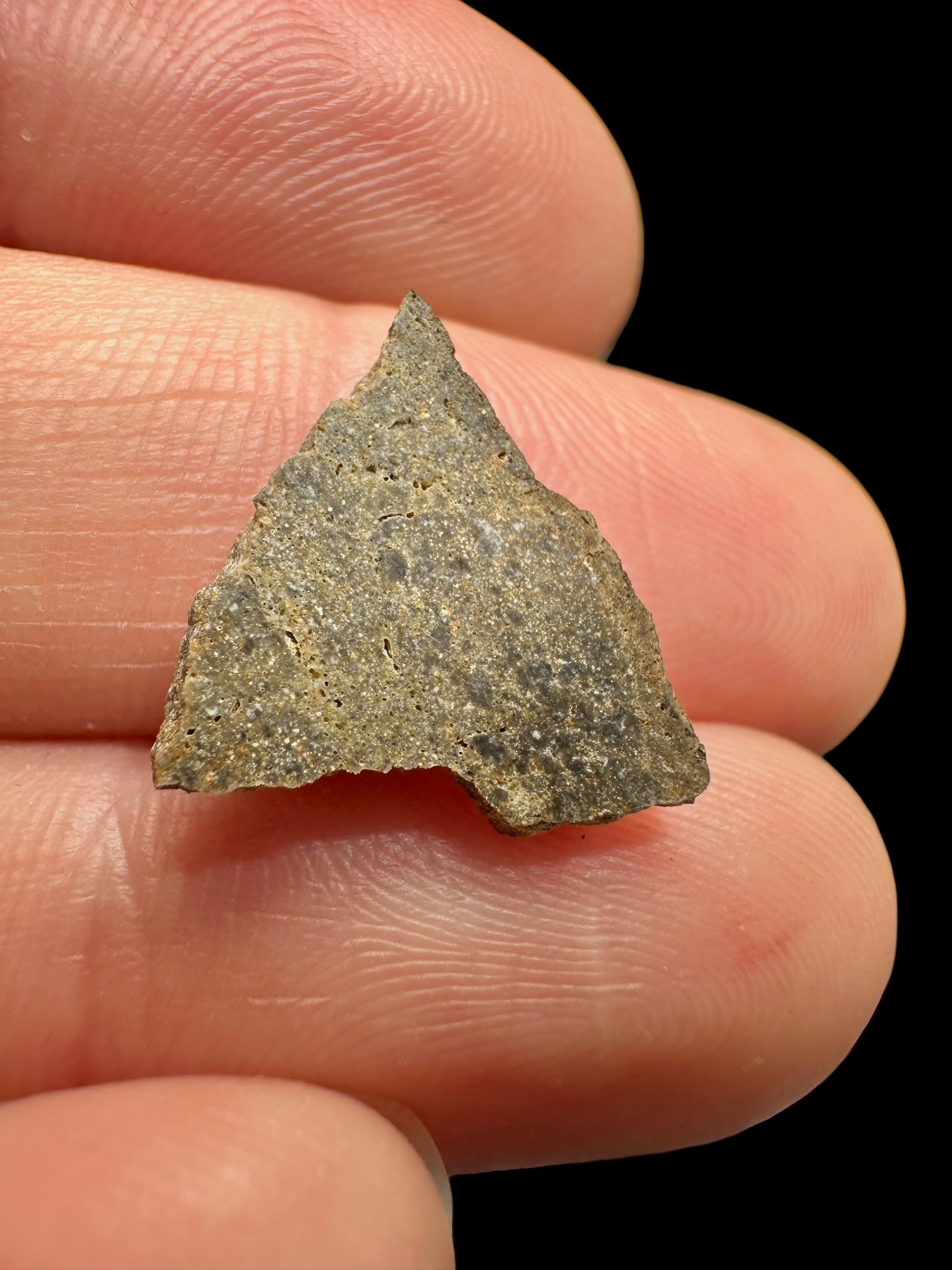 Lunar meteorite Ash Shaqqah 002 – 0,61g – Libya - MESH14