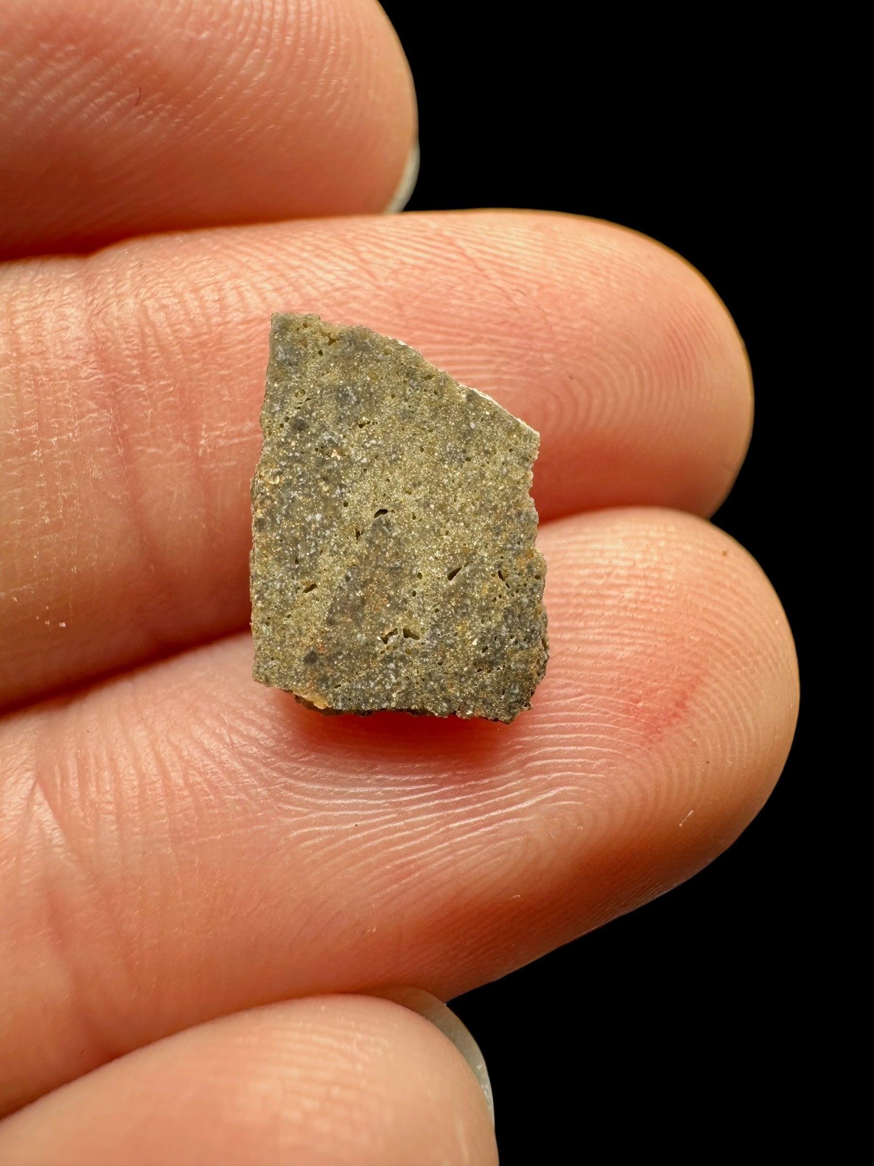 Lunar meteorite Ash Shaqqah 002 – 0,37g – Libya - MESH17