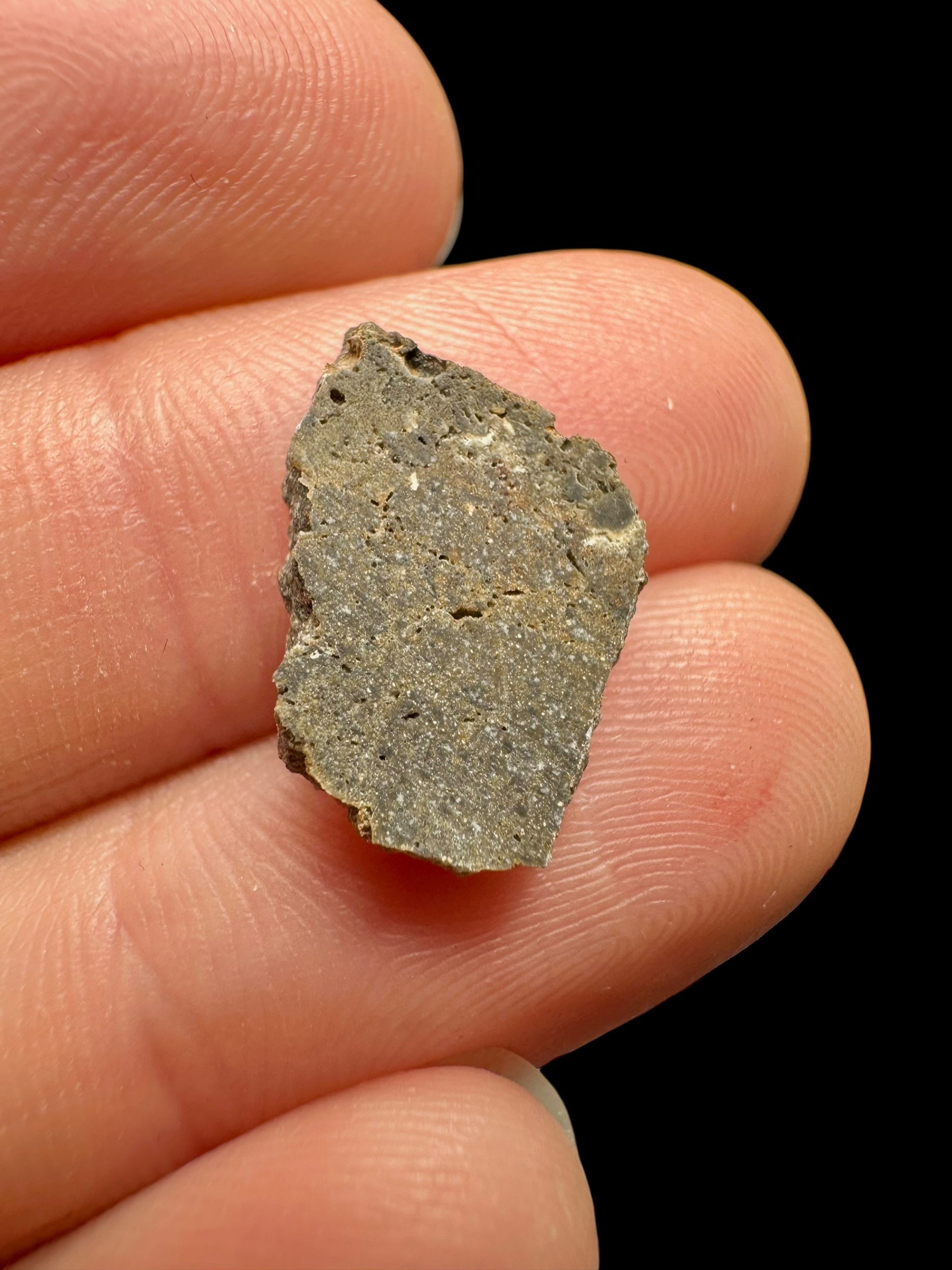 Lunar meteorite Ash Shaqqah 002 – 0,57g – Libya - MESH19