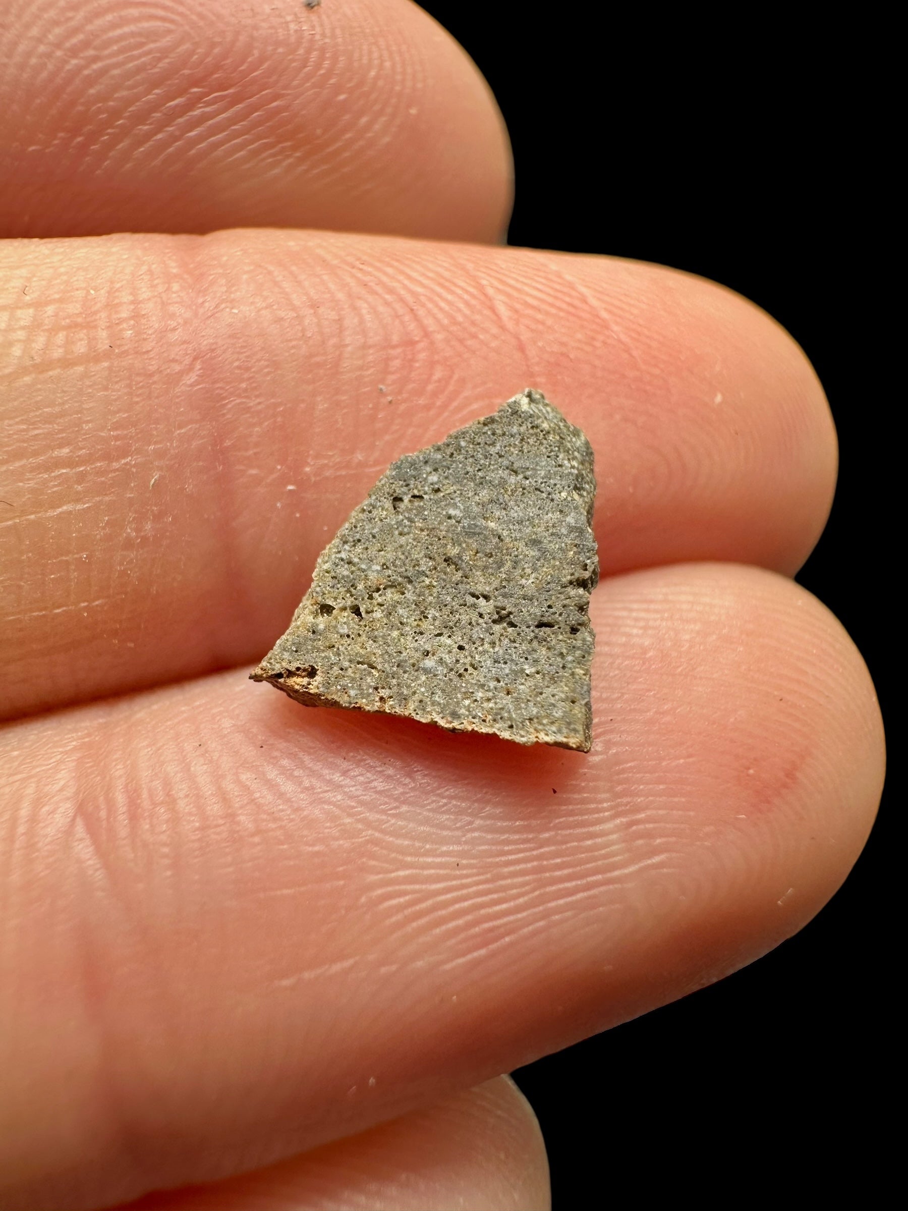 Lunar meteorite Ash Shaqqah 002 – 0,27g – Libya - MESH21
