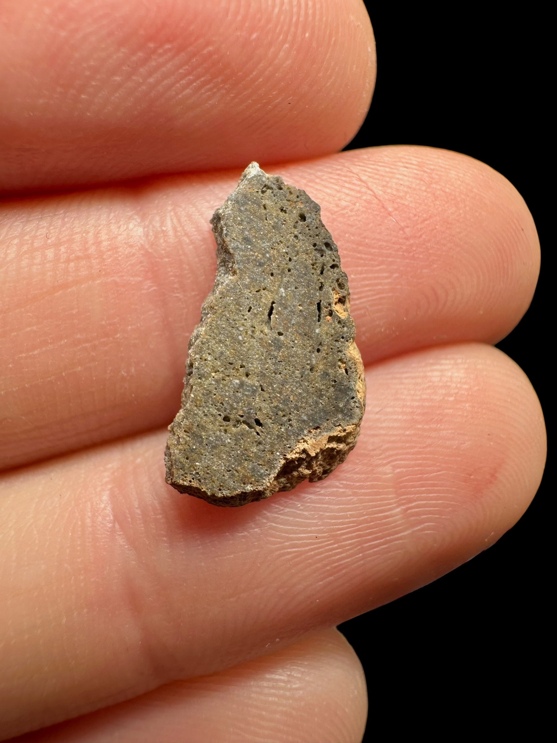 Lunar meteorite Ash Shaqqah 002 – 0,48g – Libya - MESH22
