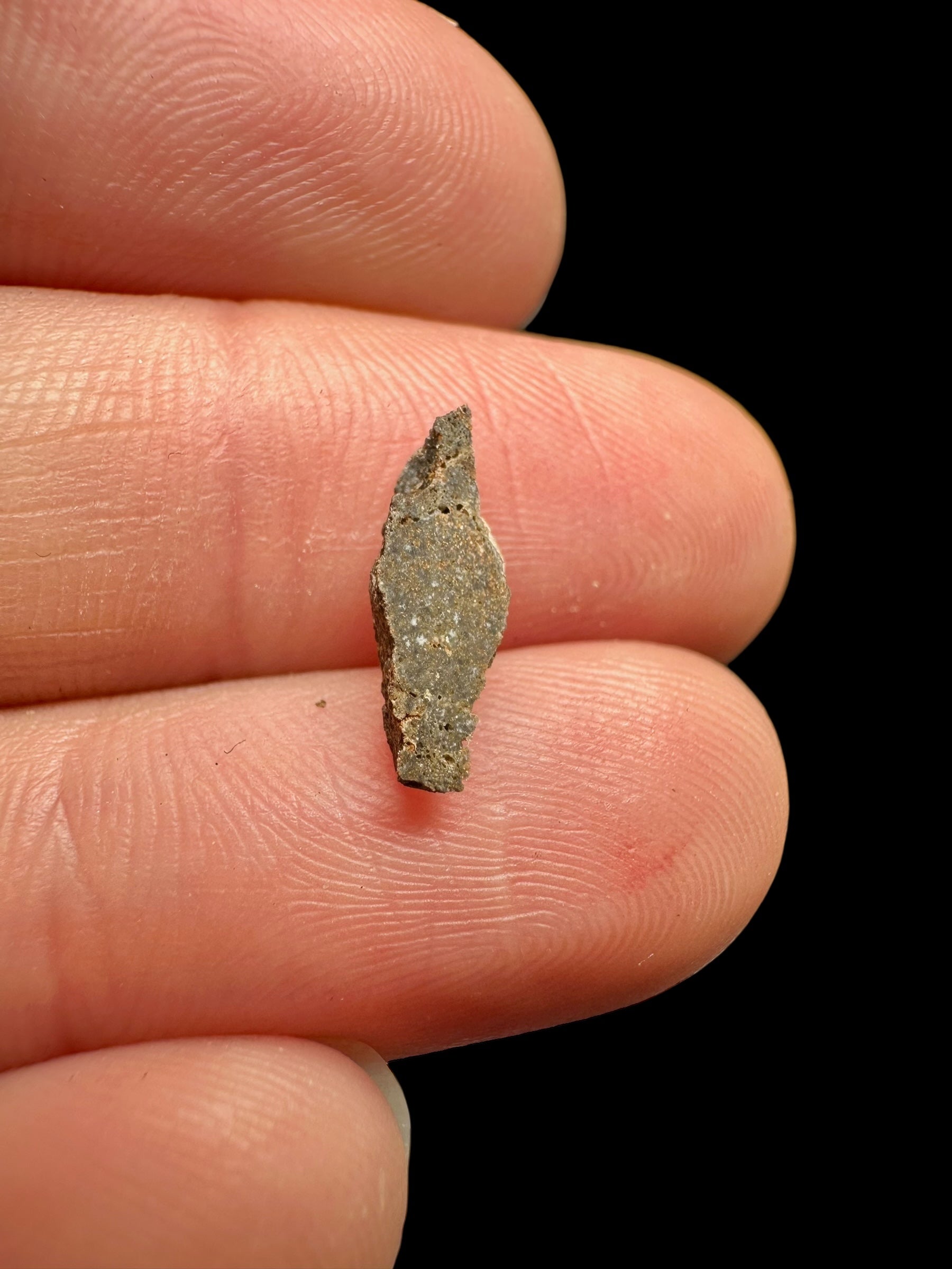 Lunar meteorite Ash Shaqqah 002 – 0,16g – Libya - MESH25