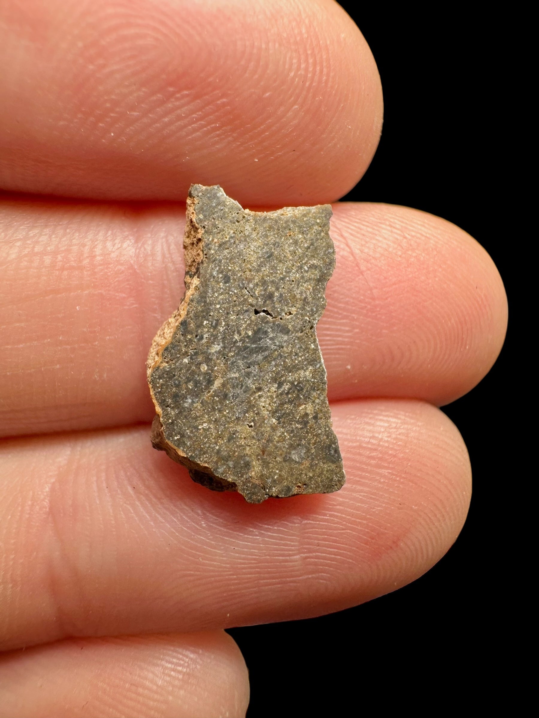 Lunar meteorite Ash Shaqqah 002 – 0,64g – Libya - MESH26
