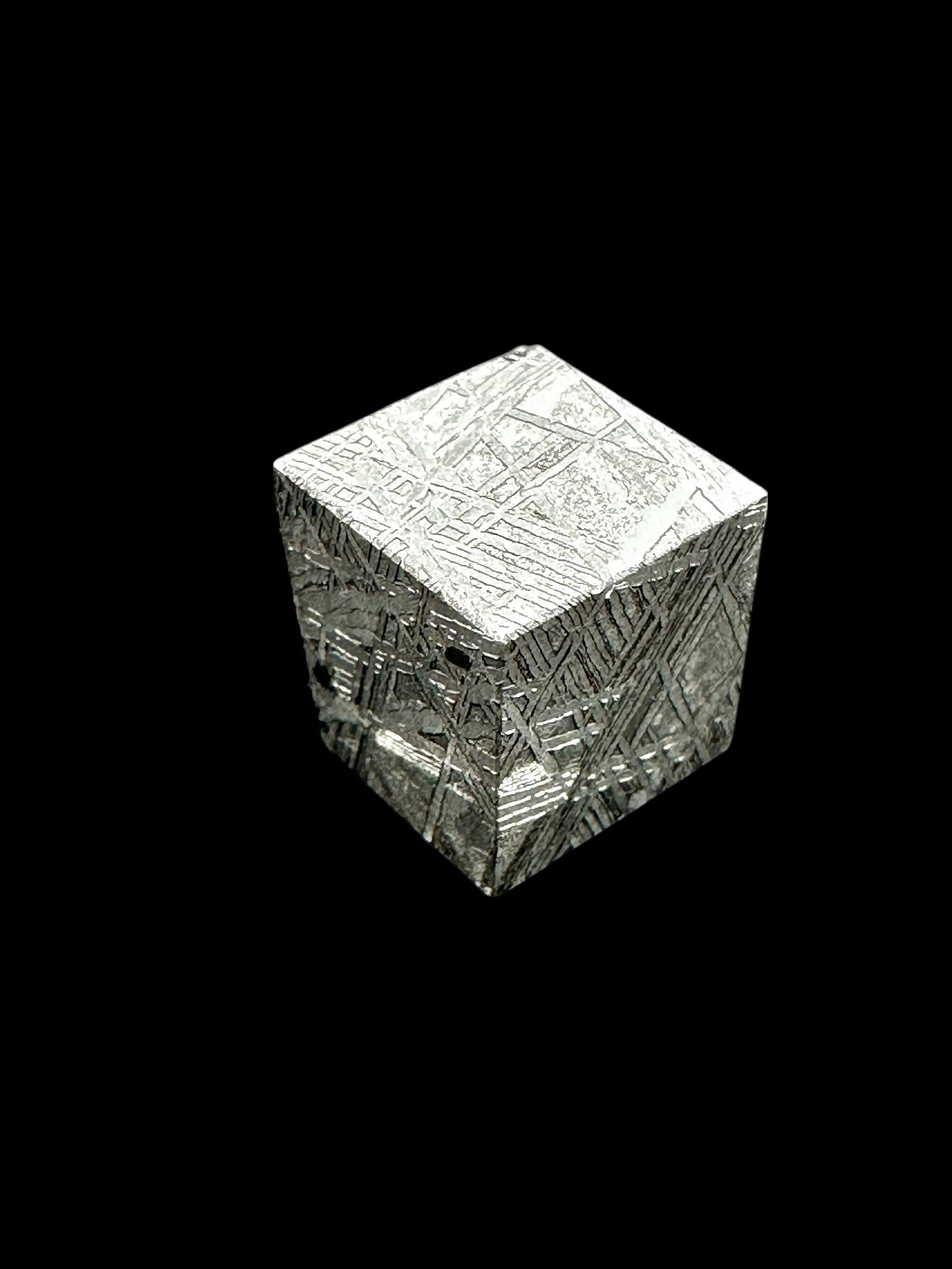 Meteorite Muonionalusta cube 10mm – Norrbotten, Sweden - MEMO150