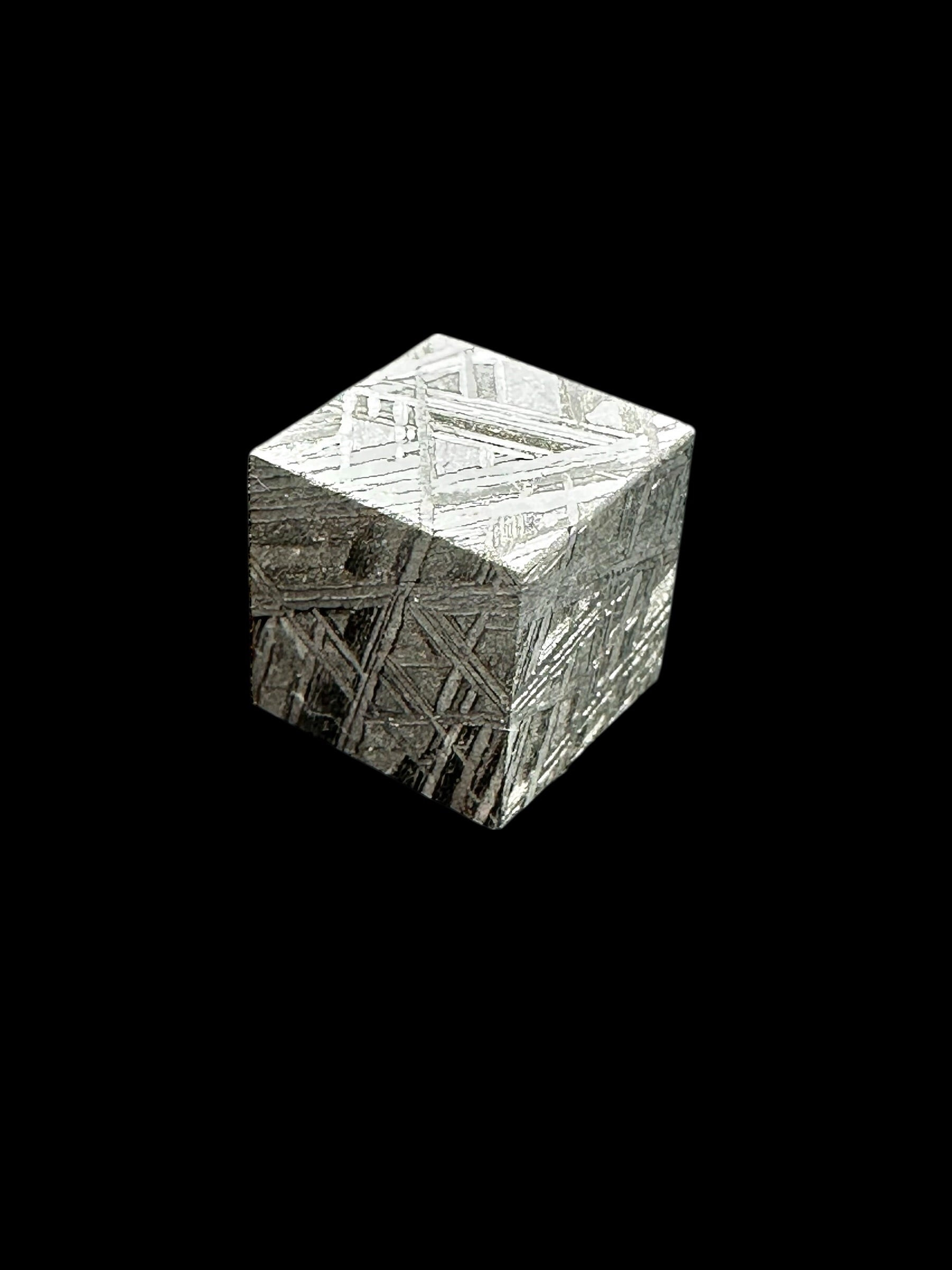 Meteorite Muonionalusta cube 10 mm – Norrbotten, Sweden - MEMO151