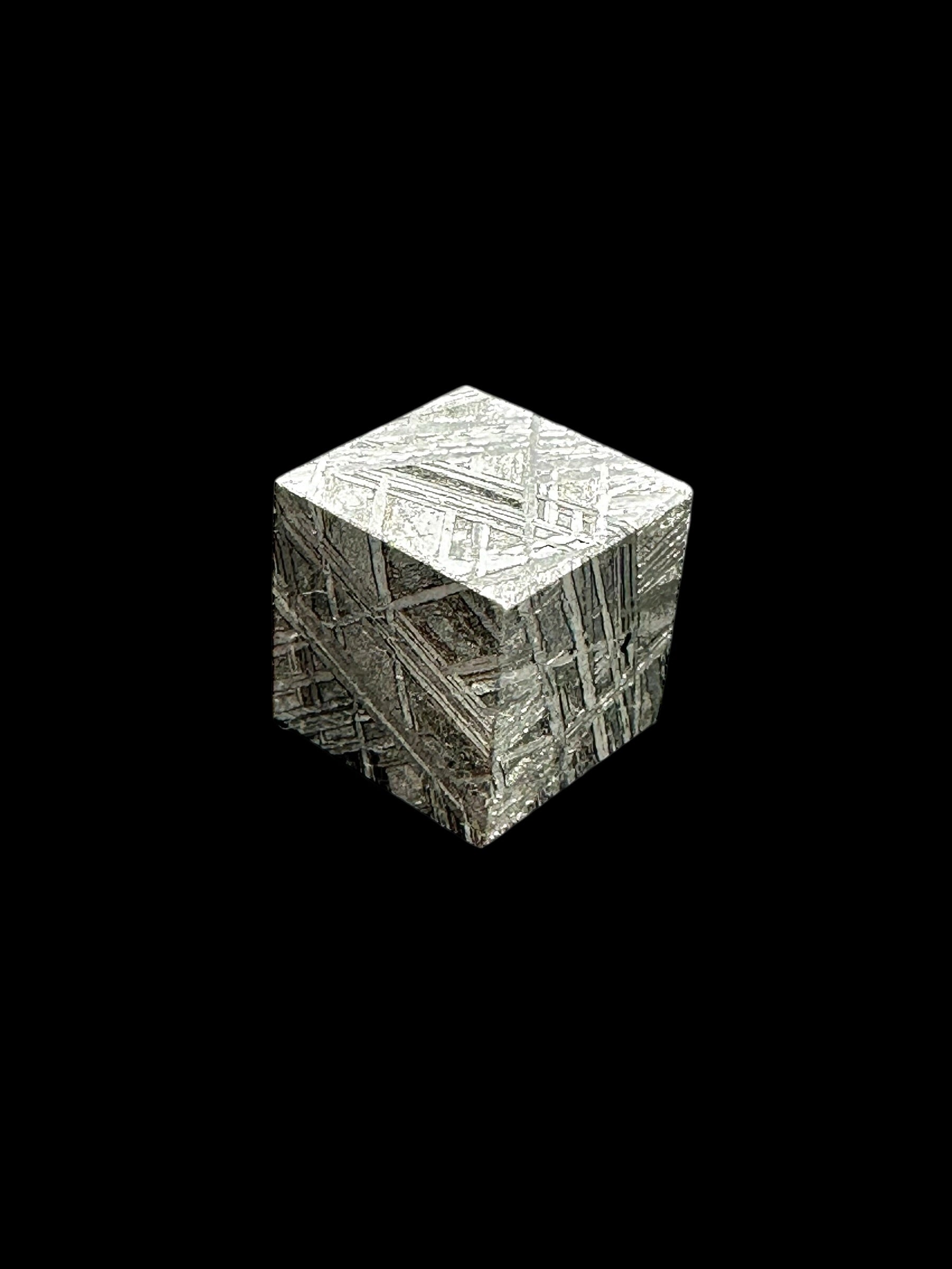 Meteorite Muonionalusta cube 10 mm – Norrbotten, Sweden - MEMO151