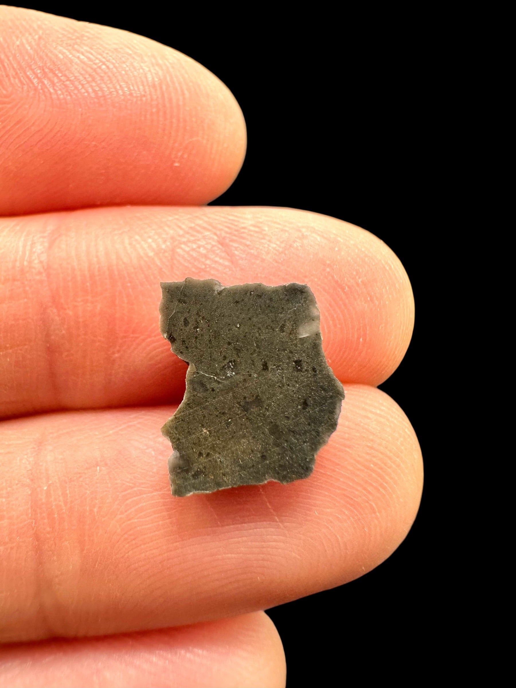 Lunar meteorite Adrar 013 – 0,4g – Algeria - MEAD24
