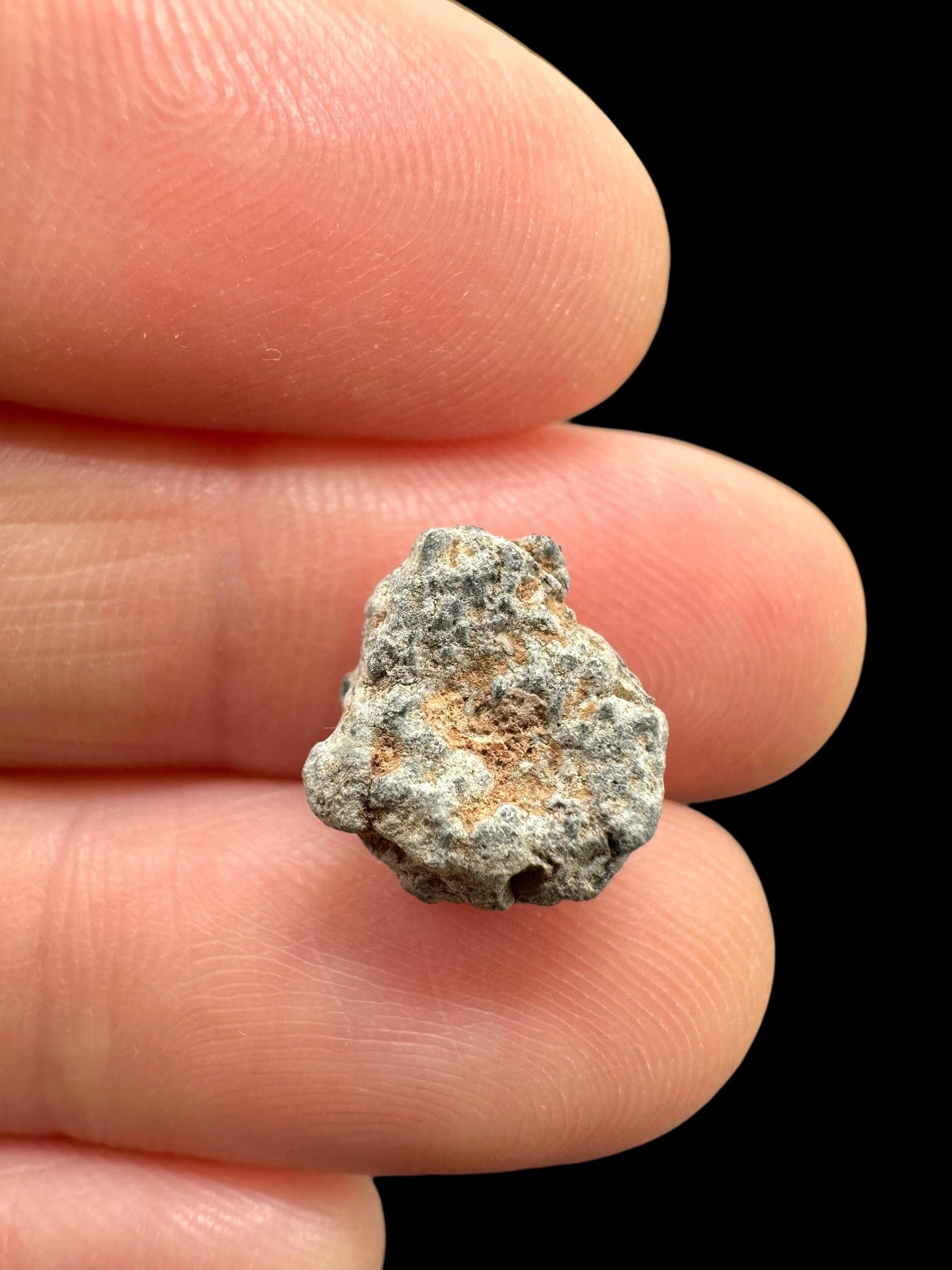 Lunar meteorite Bechar 007 – 0,8g – Algeria - MEBA96