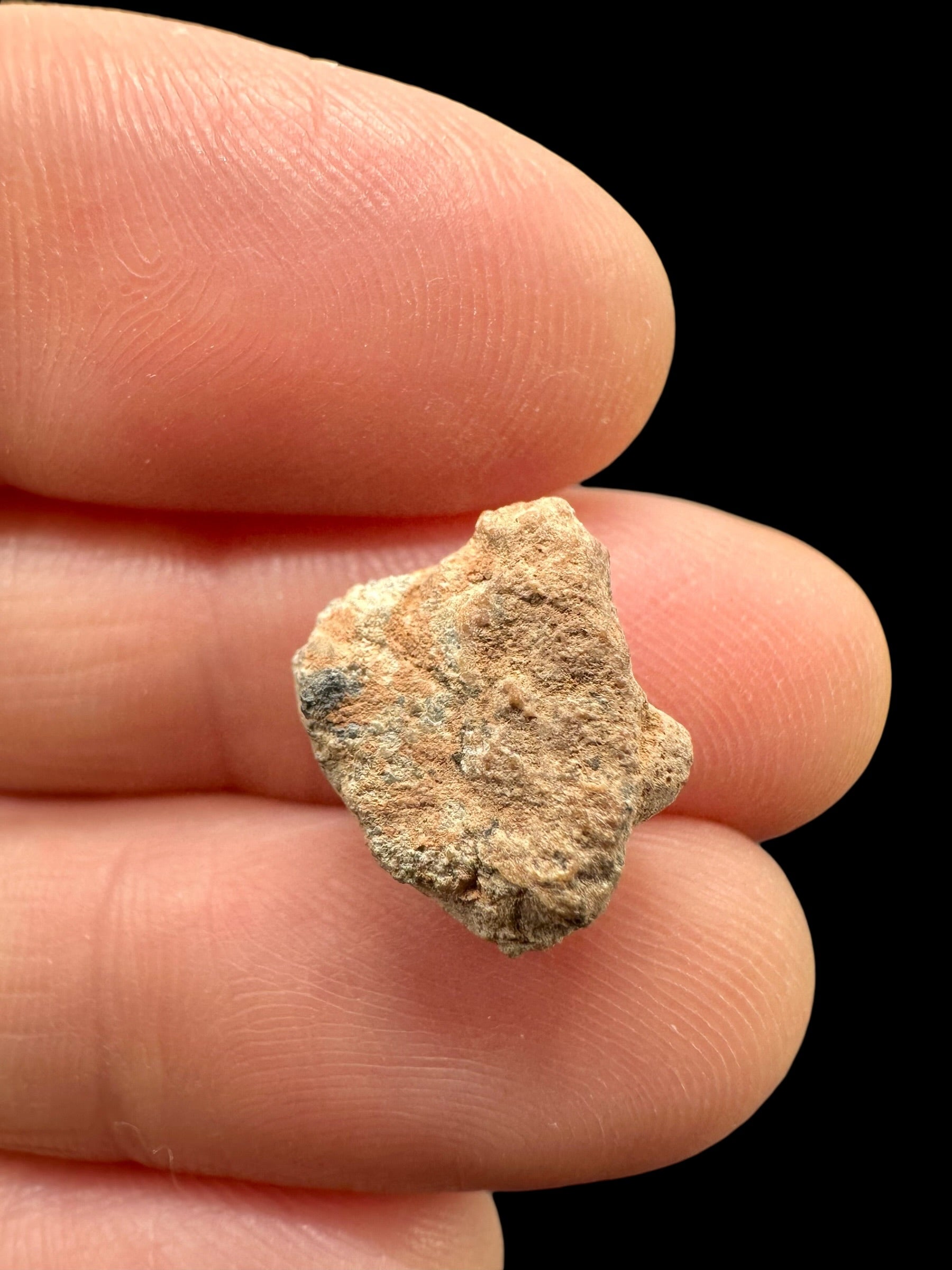 Lunar meteorite Bechar 007 – 0,8g – Algeria - MEBA99