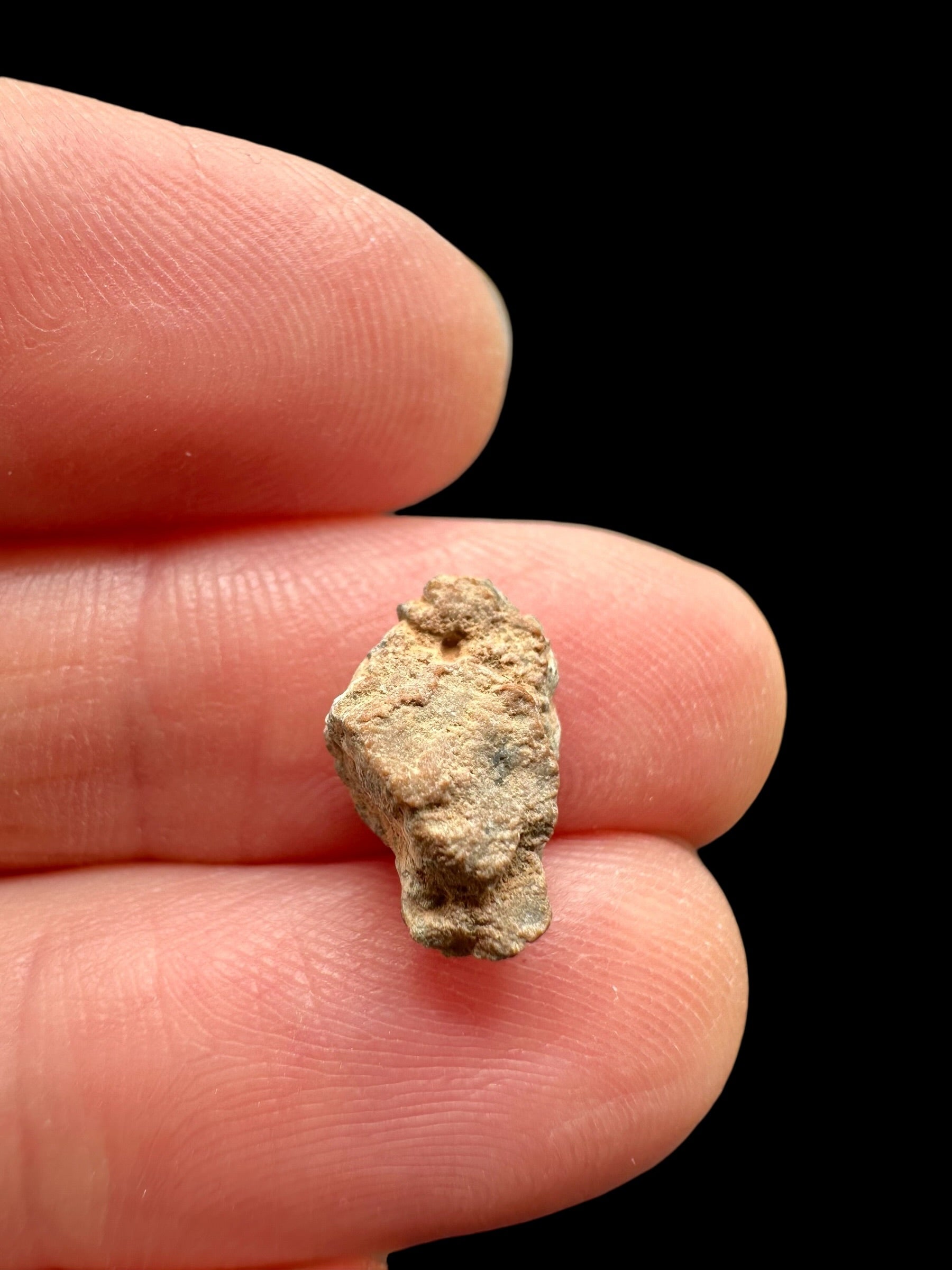 Lunar meteorite Bechar 007 – 0,4g – Algeria - MEBA101