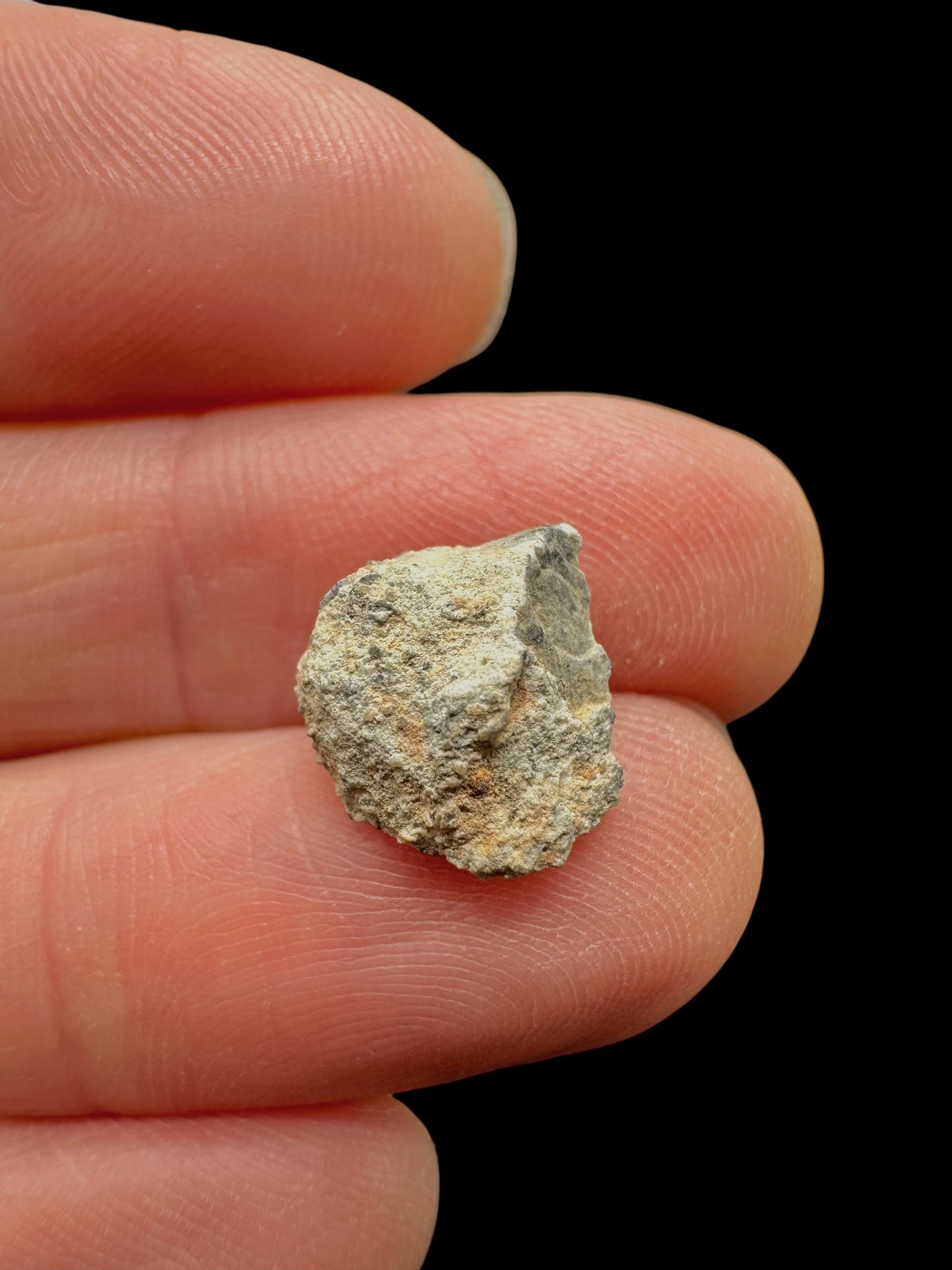 Lunar meteorite Bechar 007 – 0,7g – Algeria - MEBA104