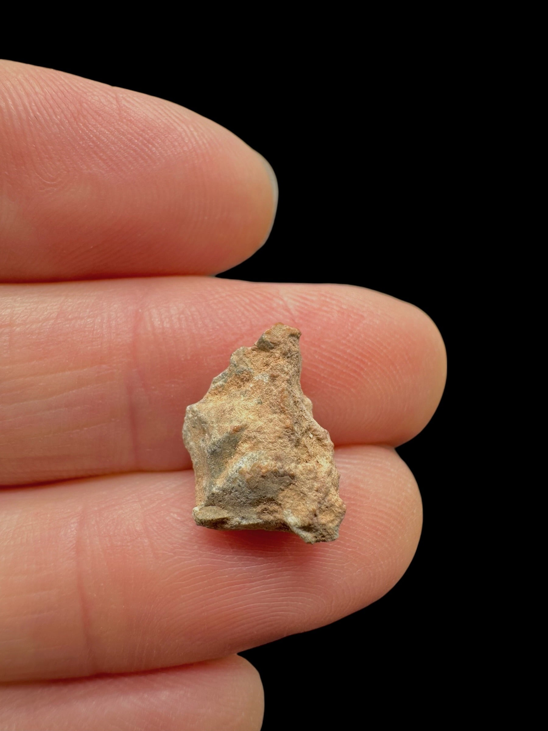Lunar meteorite Bechar 007 – 0,8g – Algeria - MEBA105