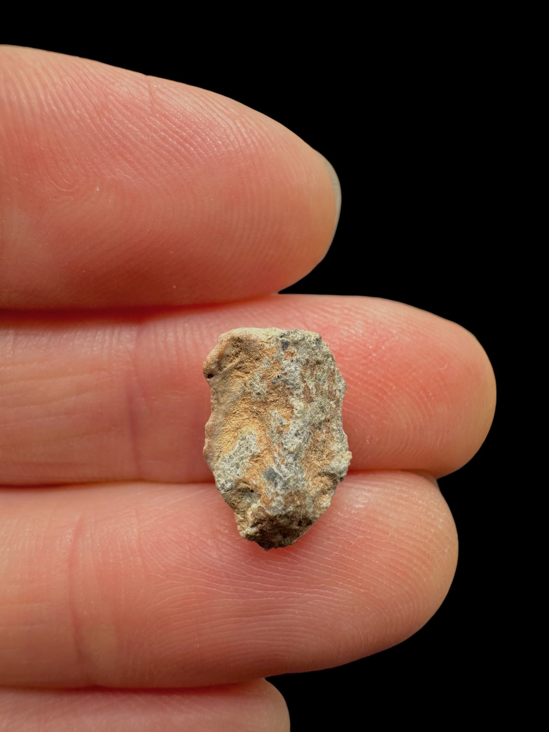 Lunar meteorite Bechar 007 – 0,6g – Algeria - MEBA106