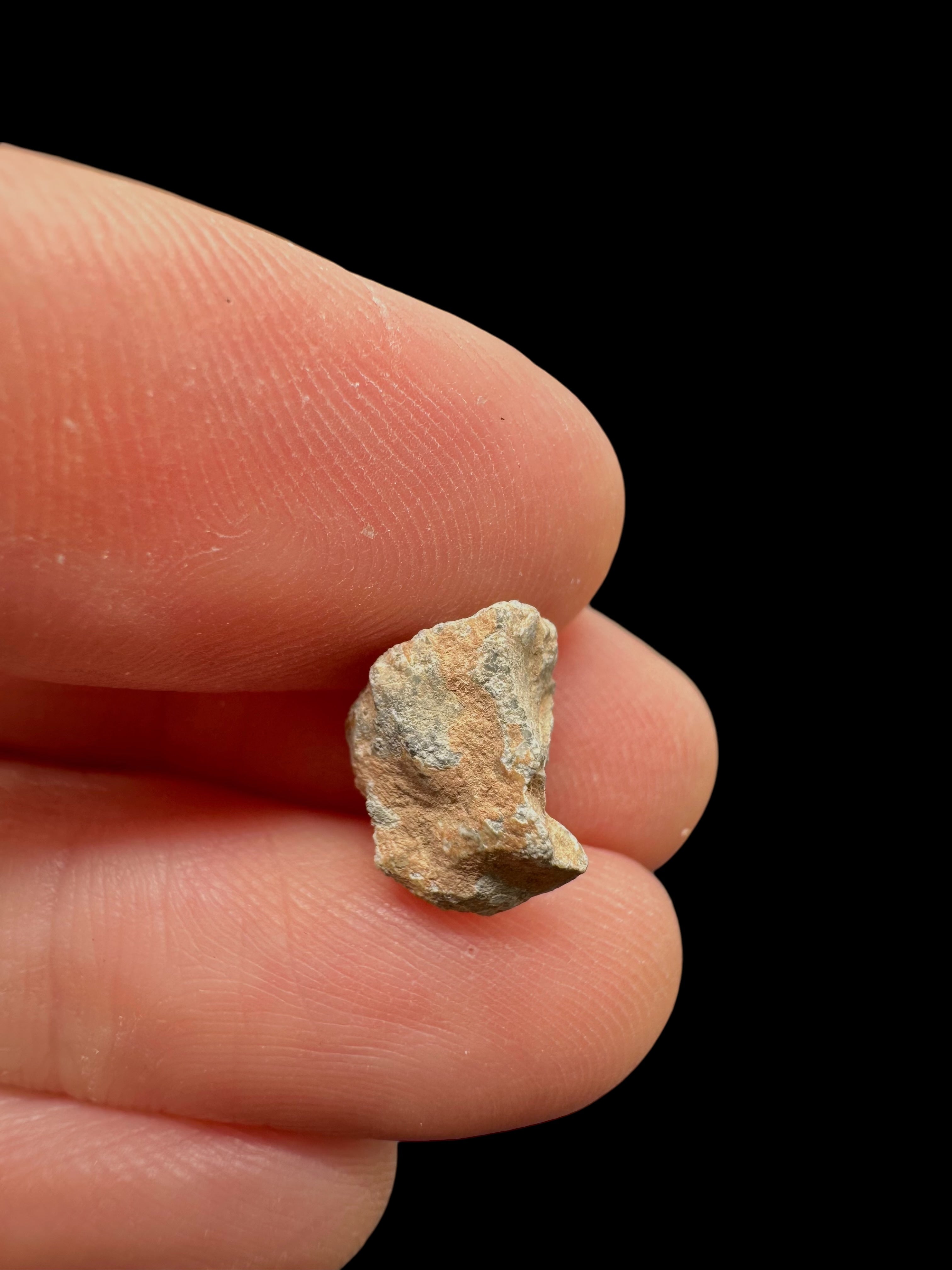 Lunar meteorite Bechar 007 – 0,5g – Algeria - MEBA110