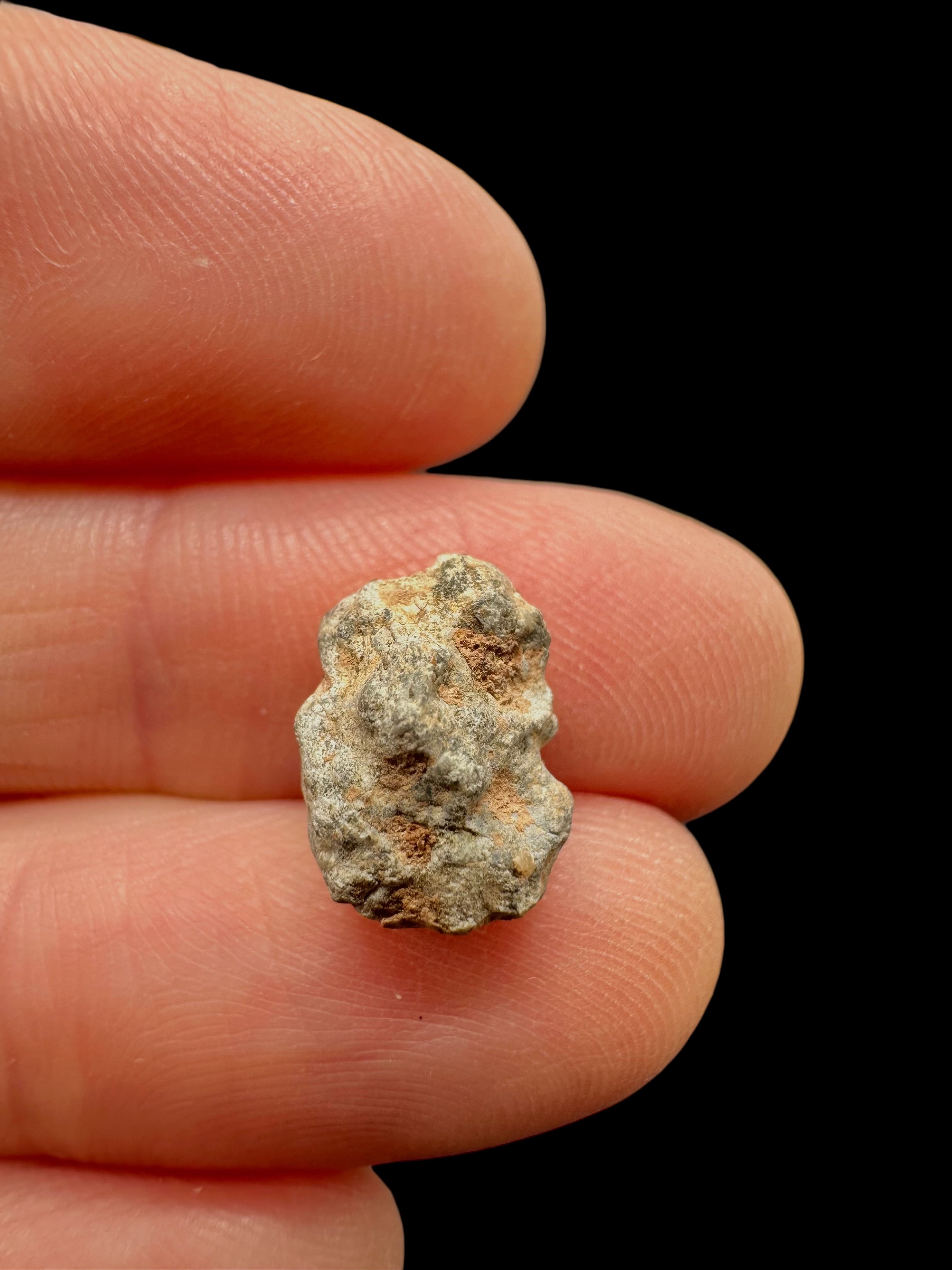 Lunar meteorite Bechar 007 – 0,7g – Algeria - MEBA111