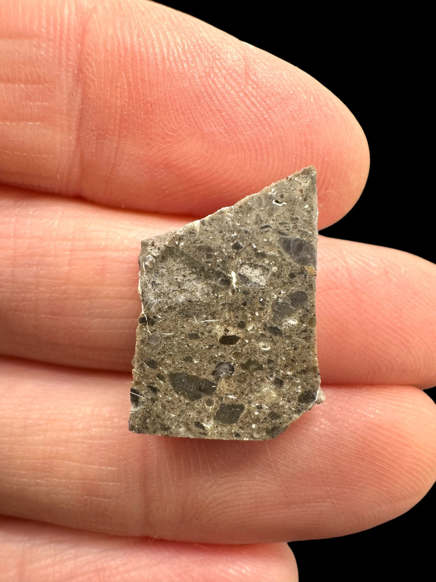 Lunar meteorite Oued el Hamim 001 – 1,6g – Libya - MEOH41