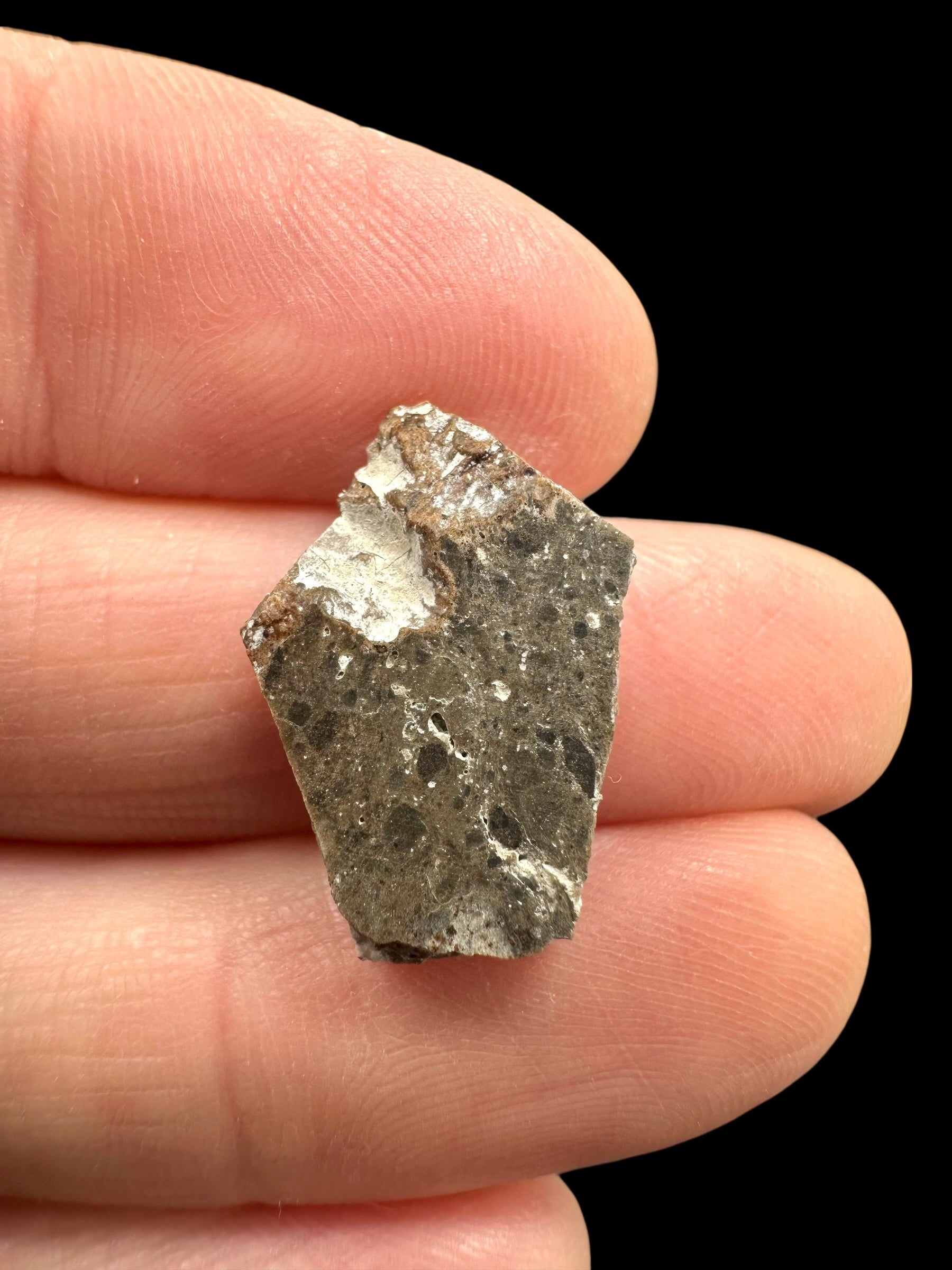 Lunar meteorite Oued el Hamim 001 – 1,3g – Libya - MEOH43