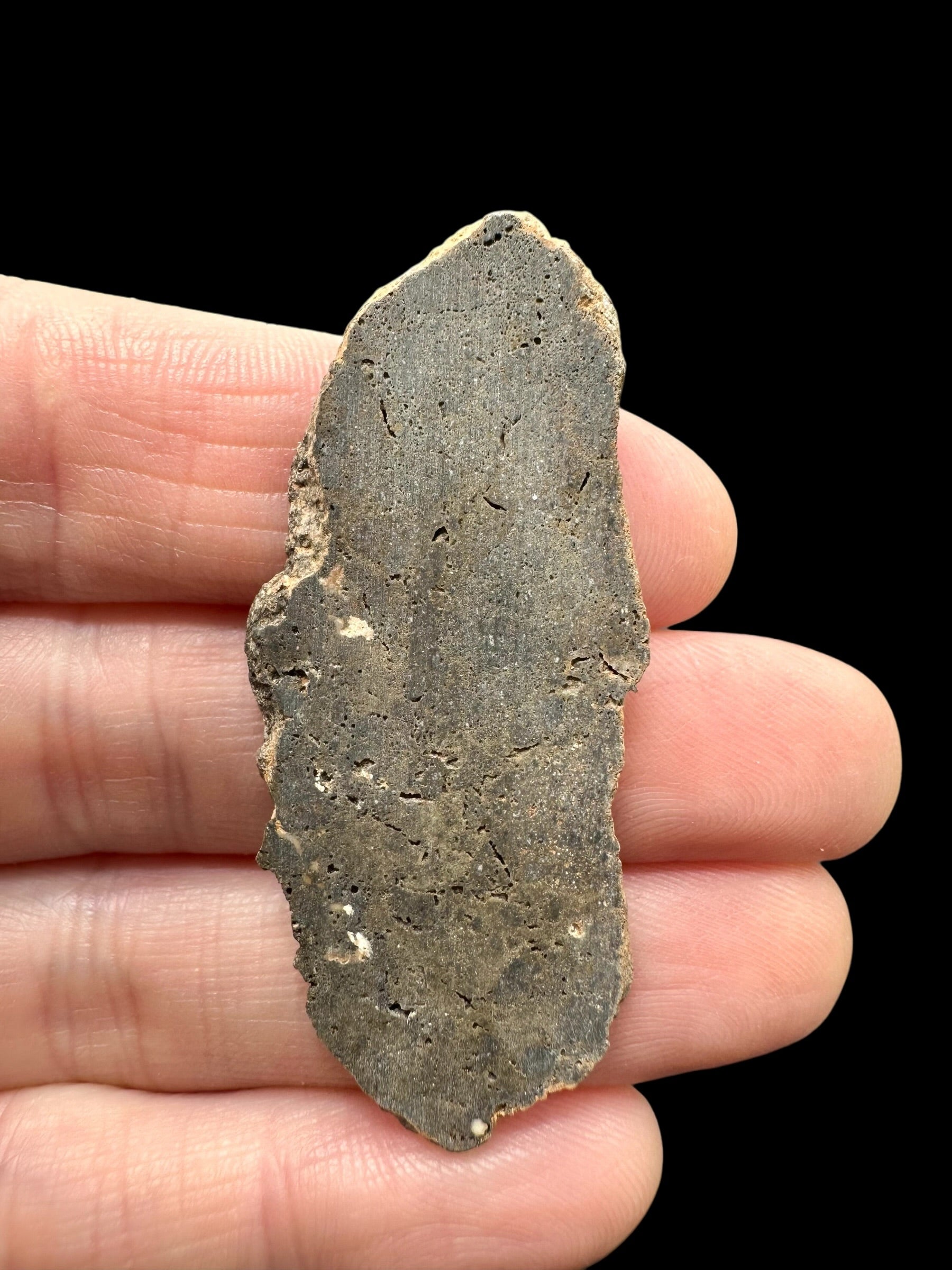 Lunar meteorite Ash Shaqqah 002 – 3,9g – Libya - MESH43