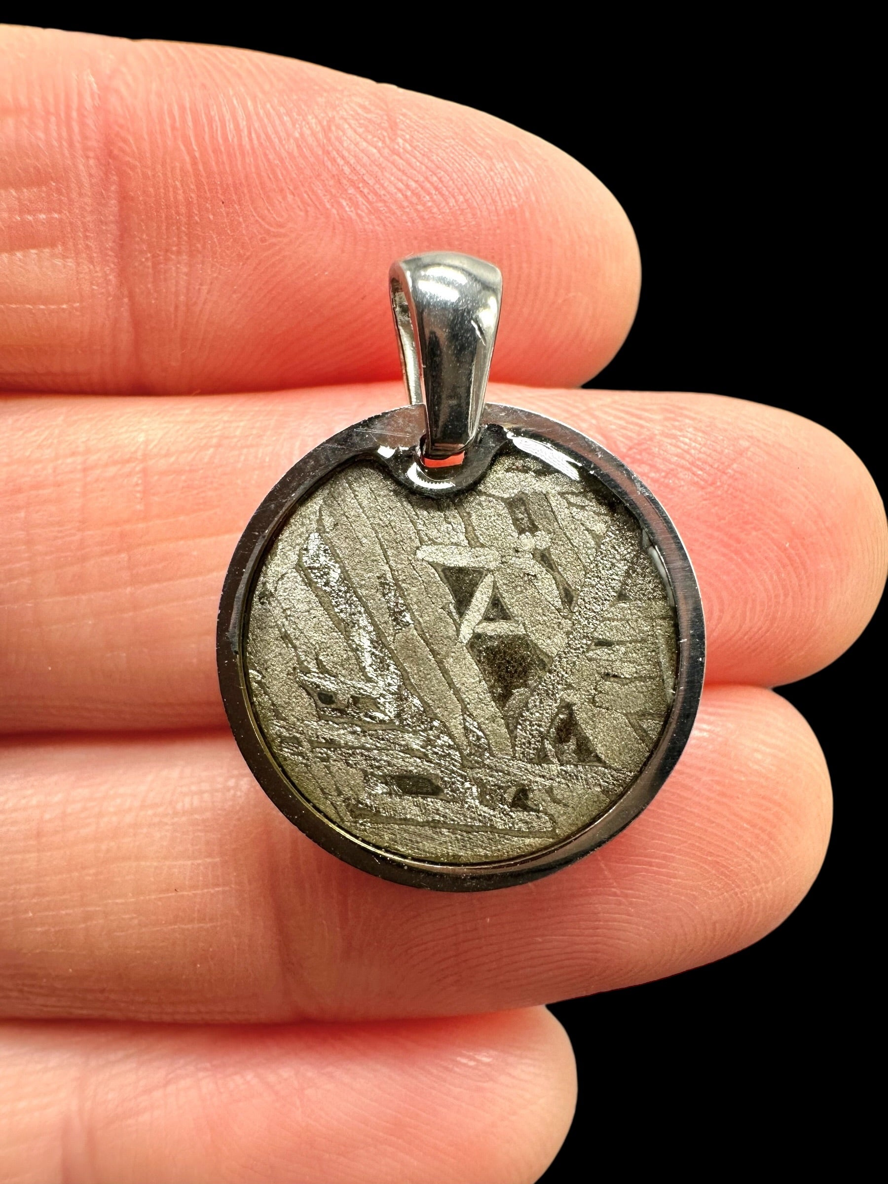 Aletai meteorite pendant - P/M098